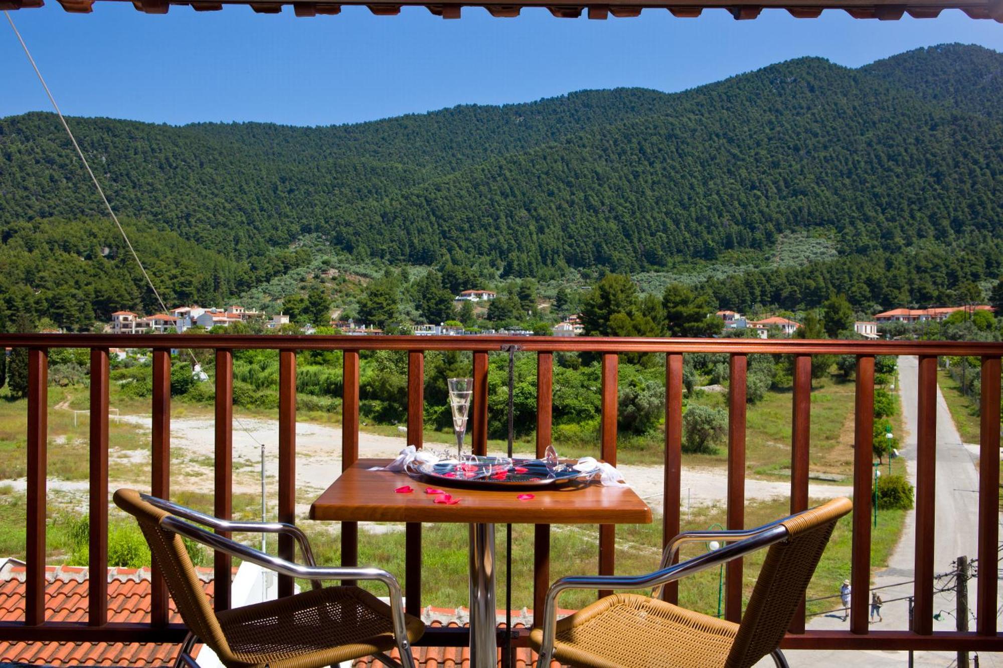 Hovolo 3*