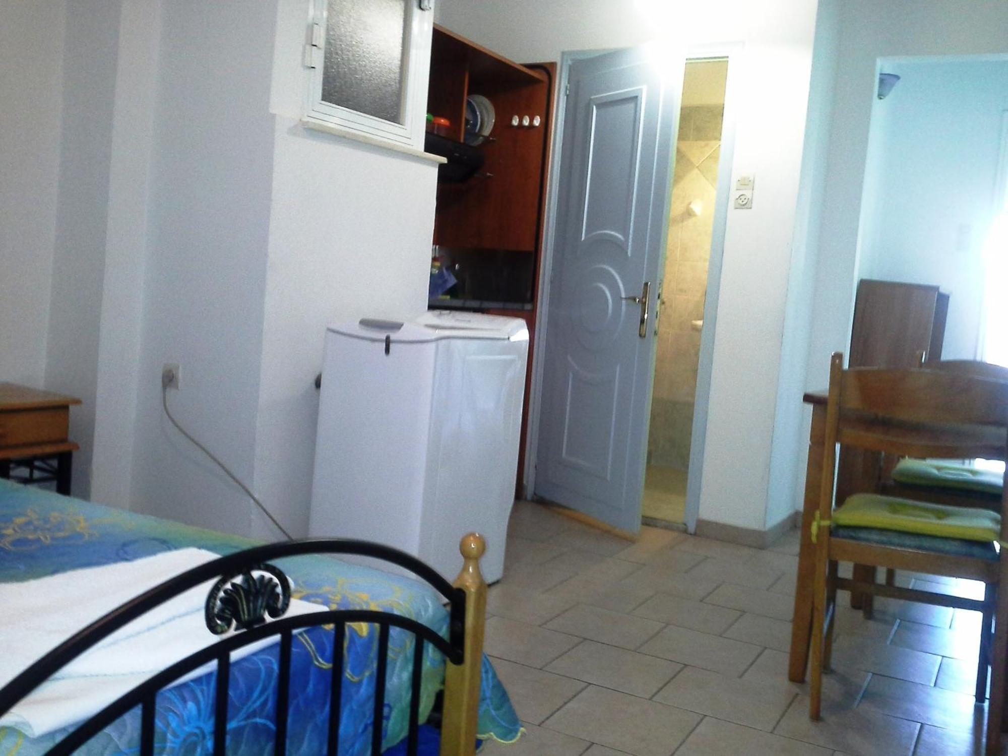 Apergis Apartment