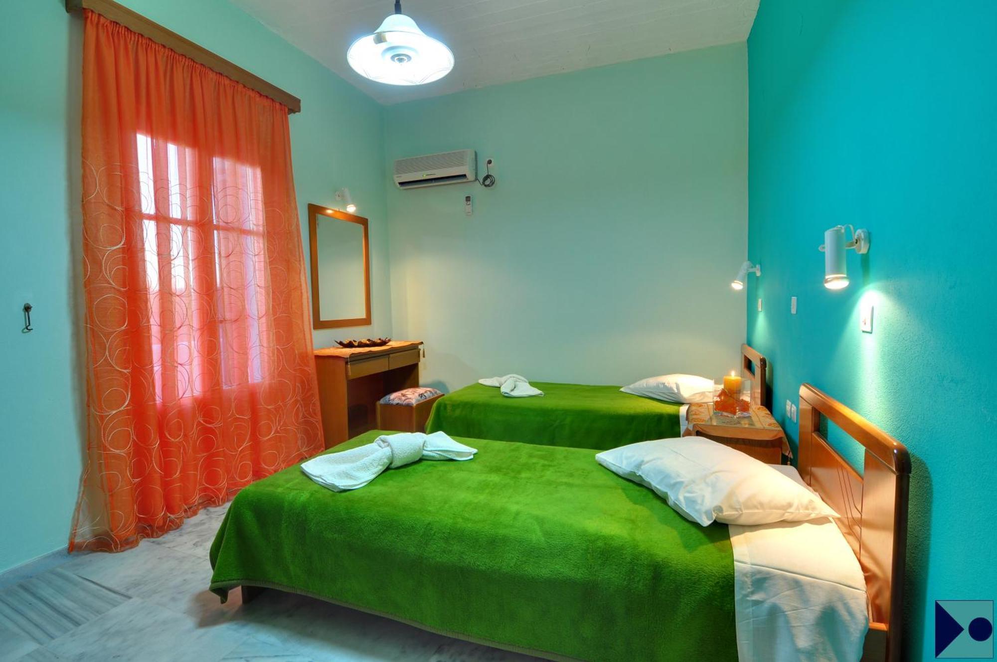 Smaragdi Aparthotel 2*