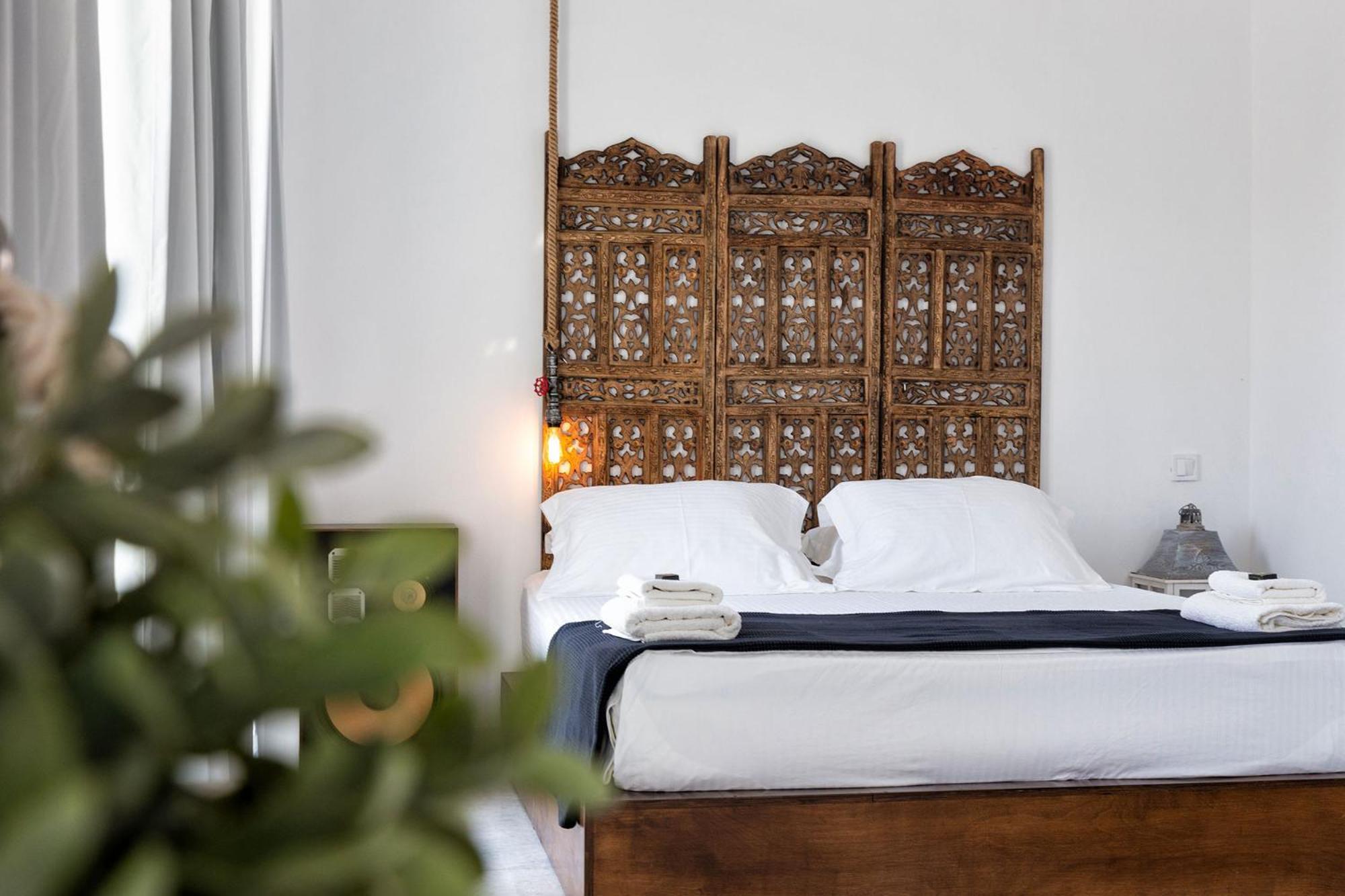 Pela Aparthotel 2*
