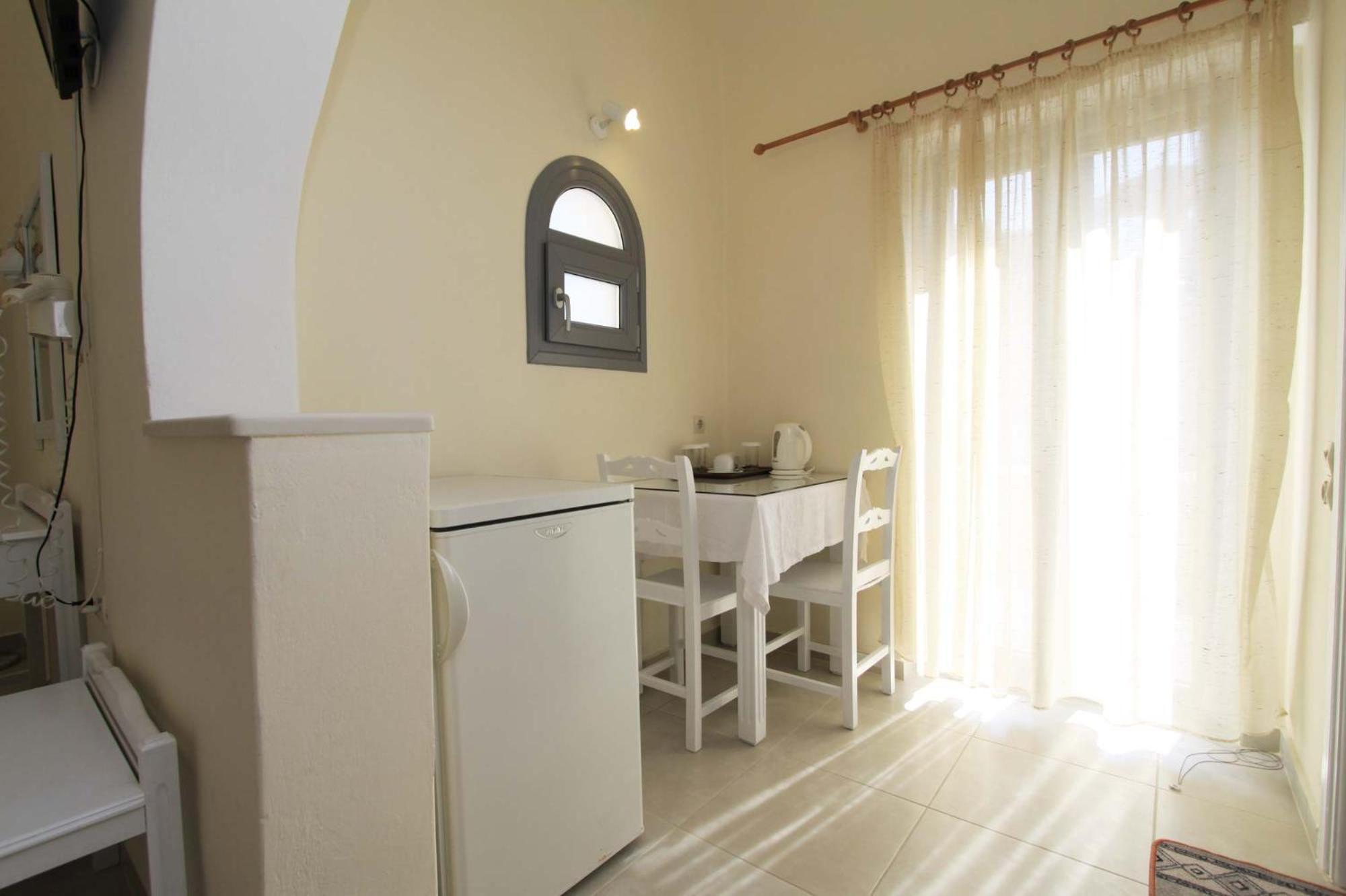 Ersi 3* Fira (Santorini)