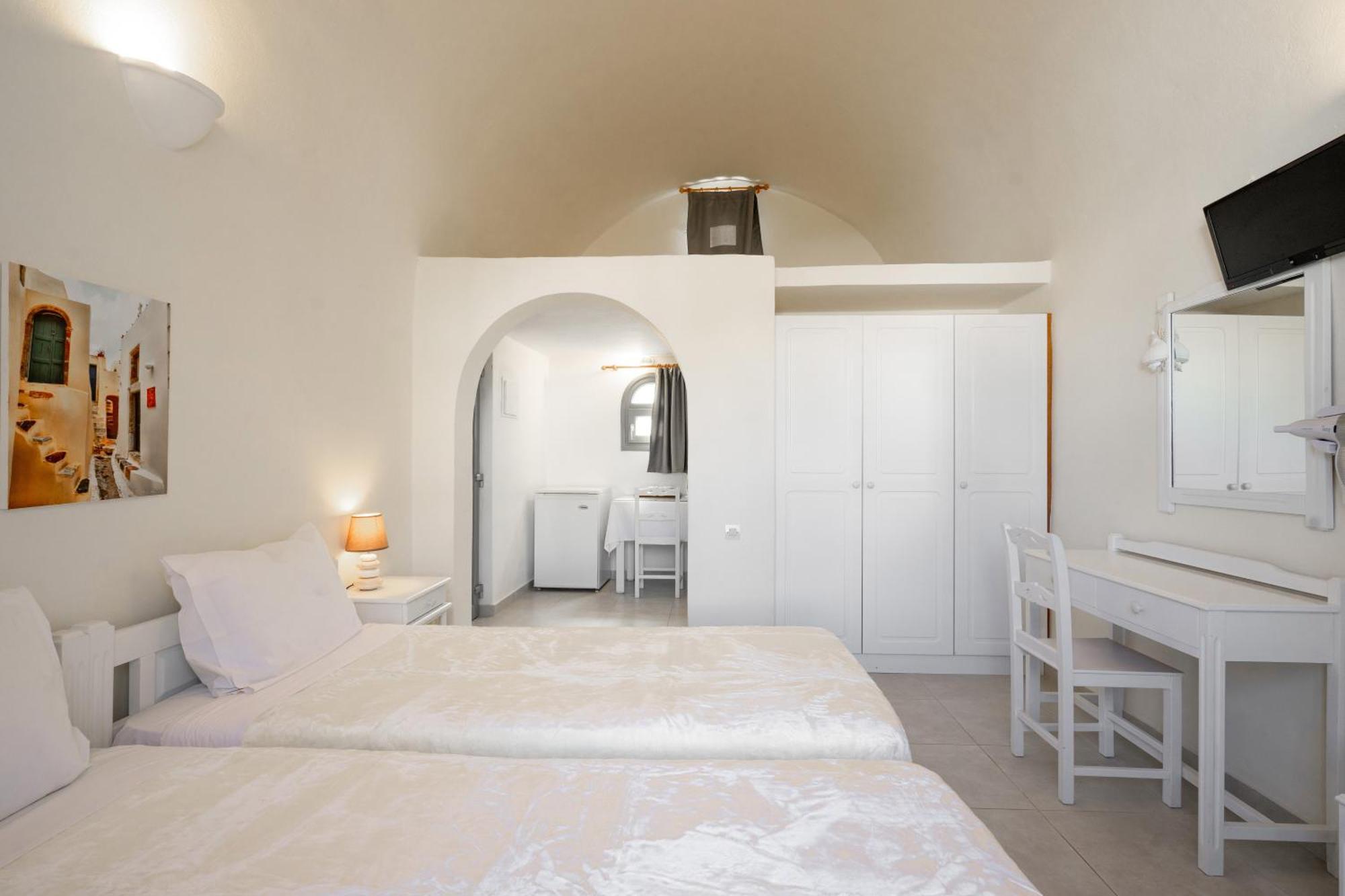 Ersi Aparthotel 3*