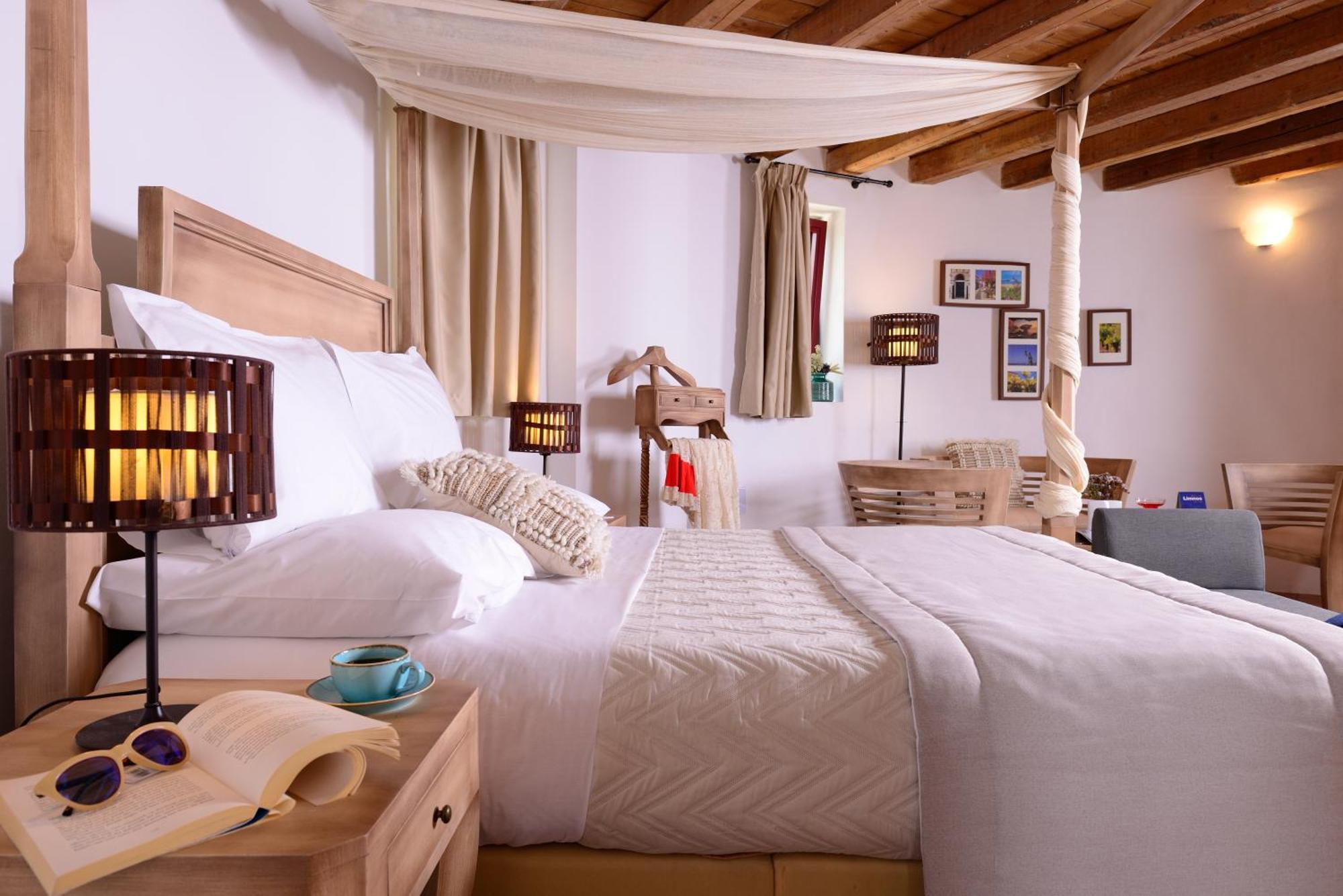 Village Boutique Varos