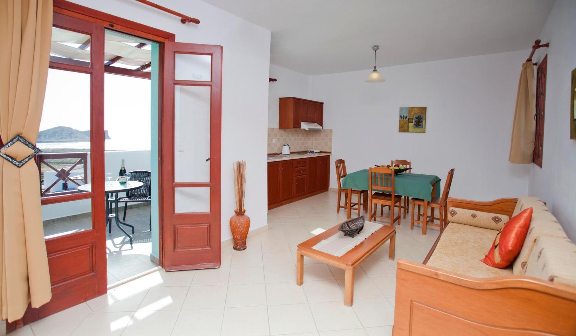 Golden Sun Aparthotel 2*
