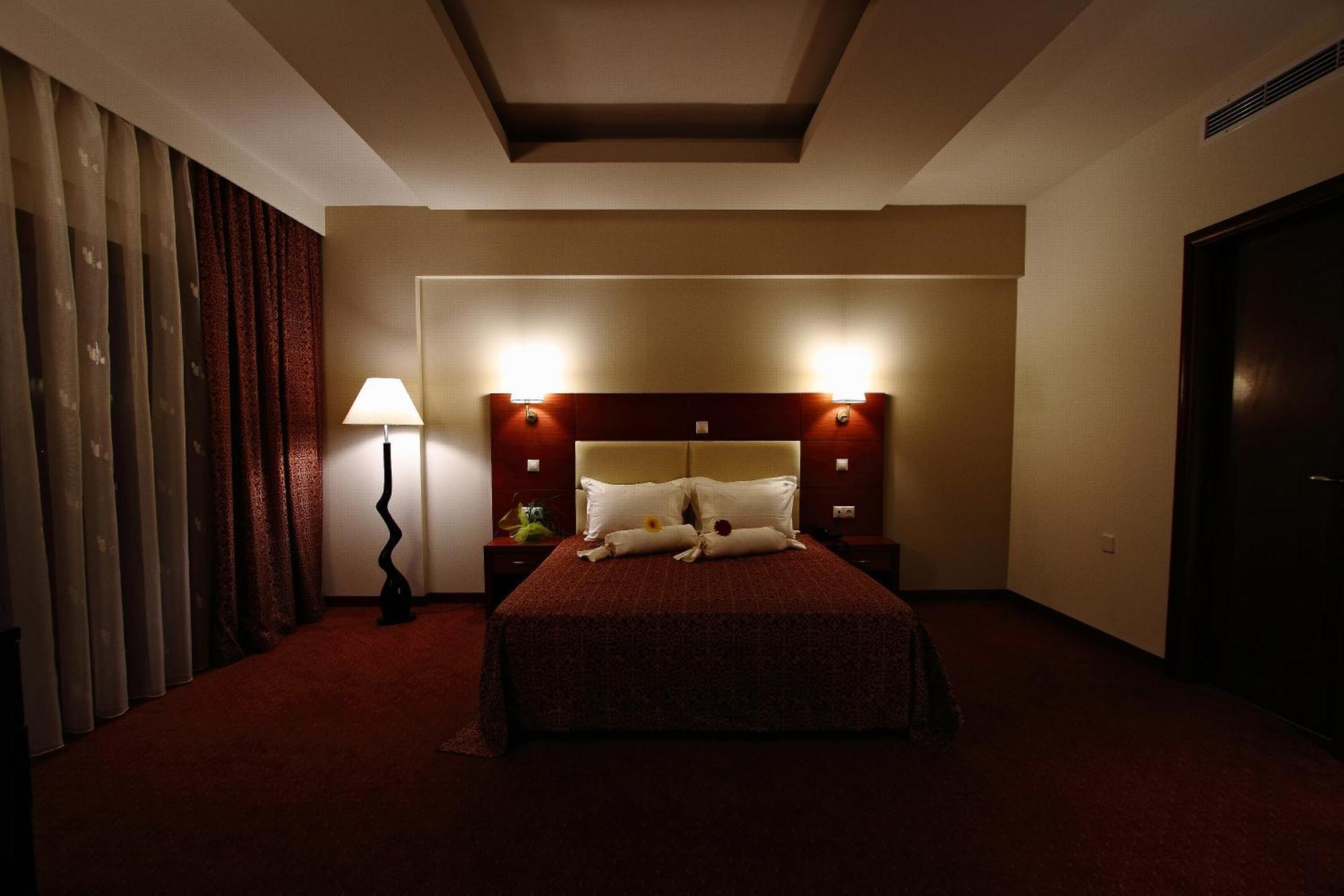 Siris Hotel 4*
