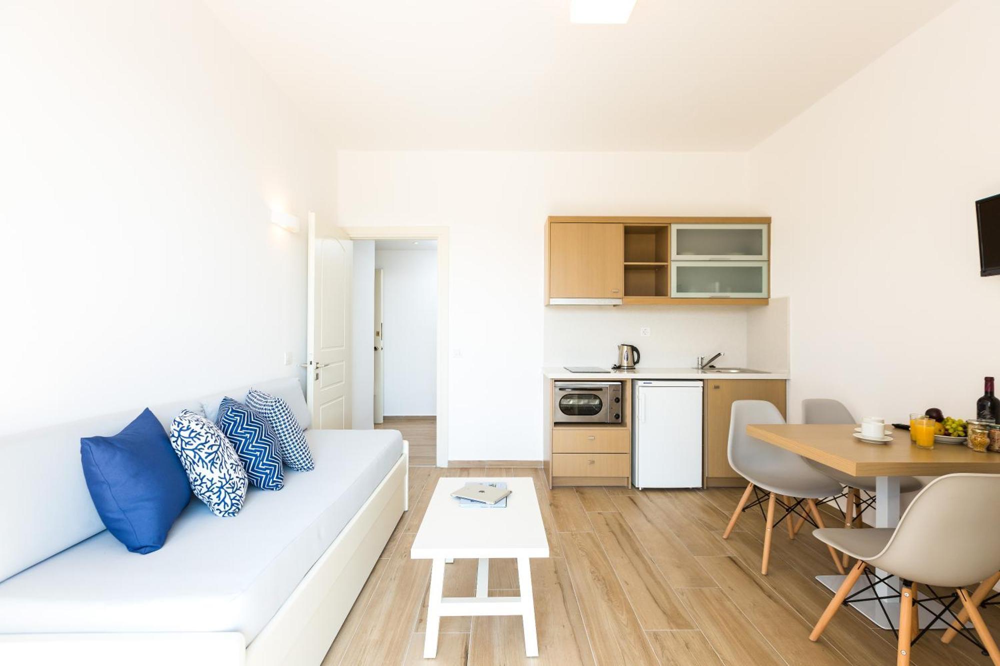 Eltina Aparthotel