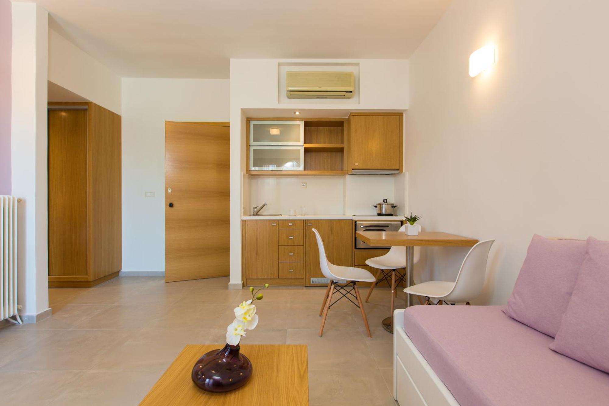Eltina Aparthotel