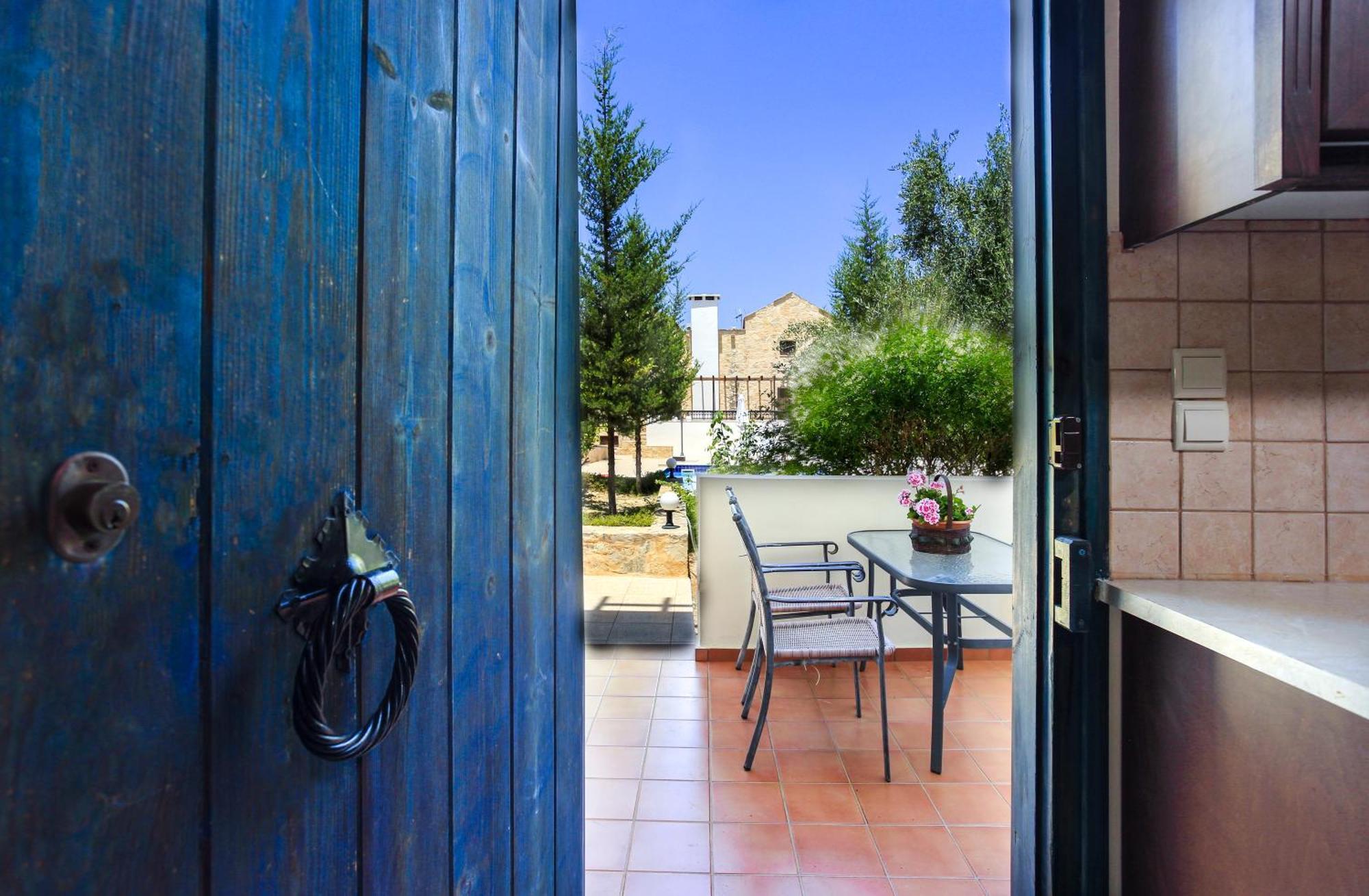 Douliana Villas *