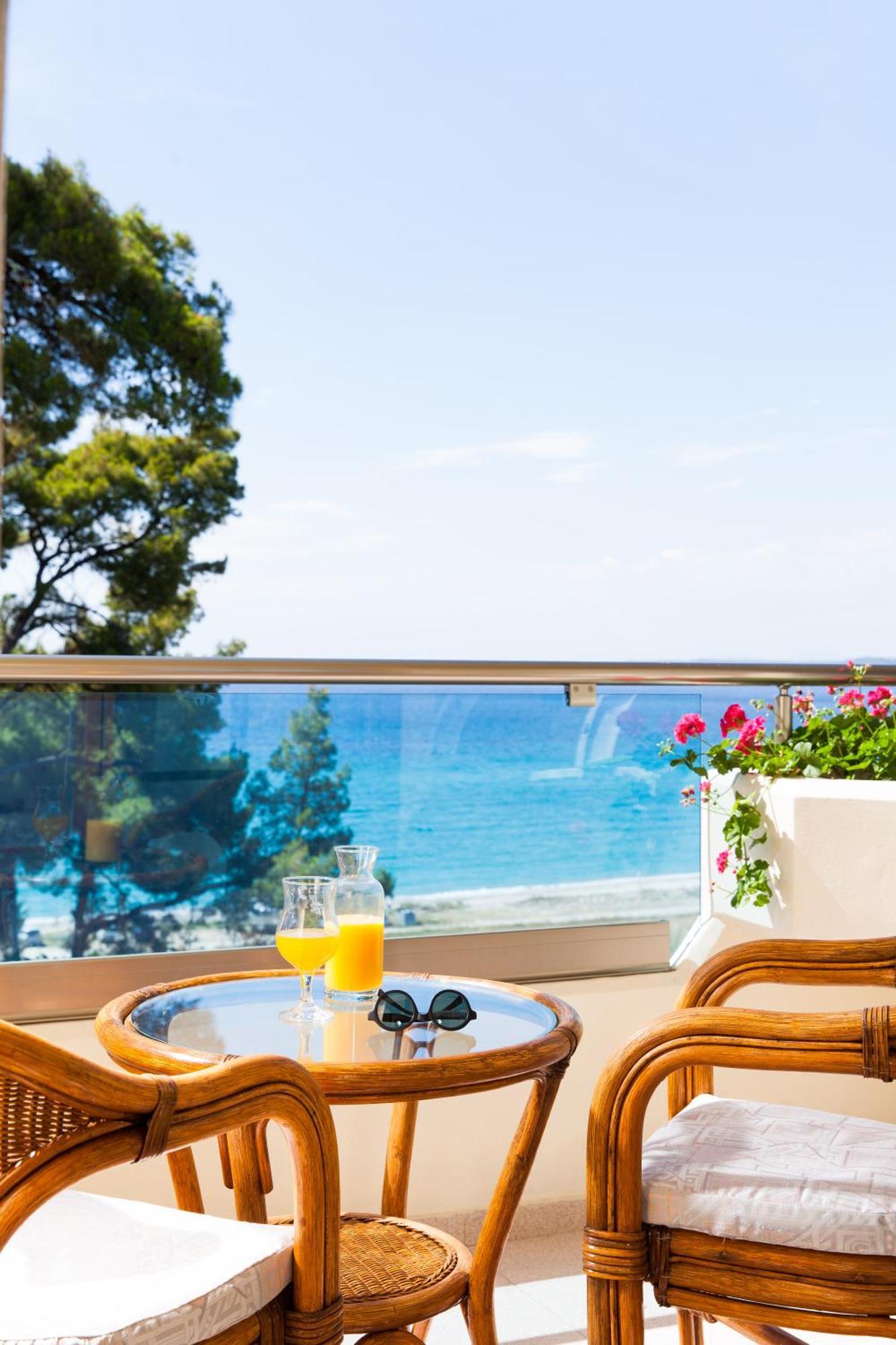 Holidays & Possidi