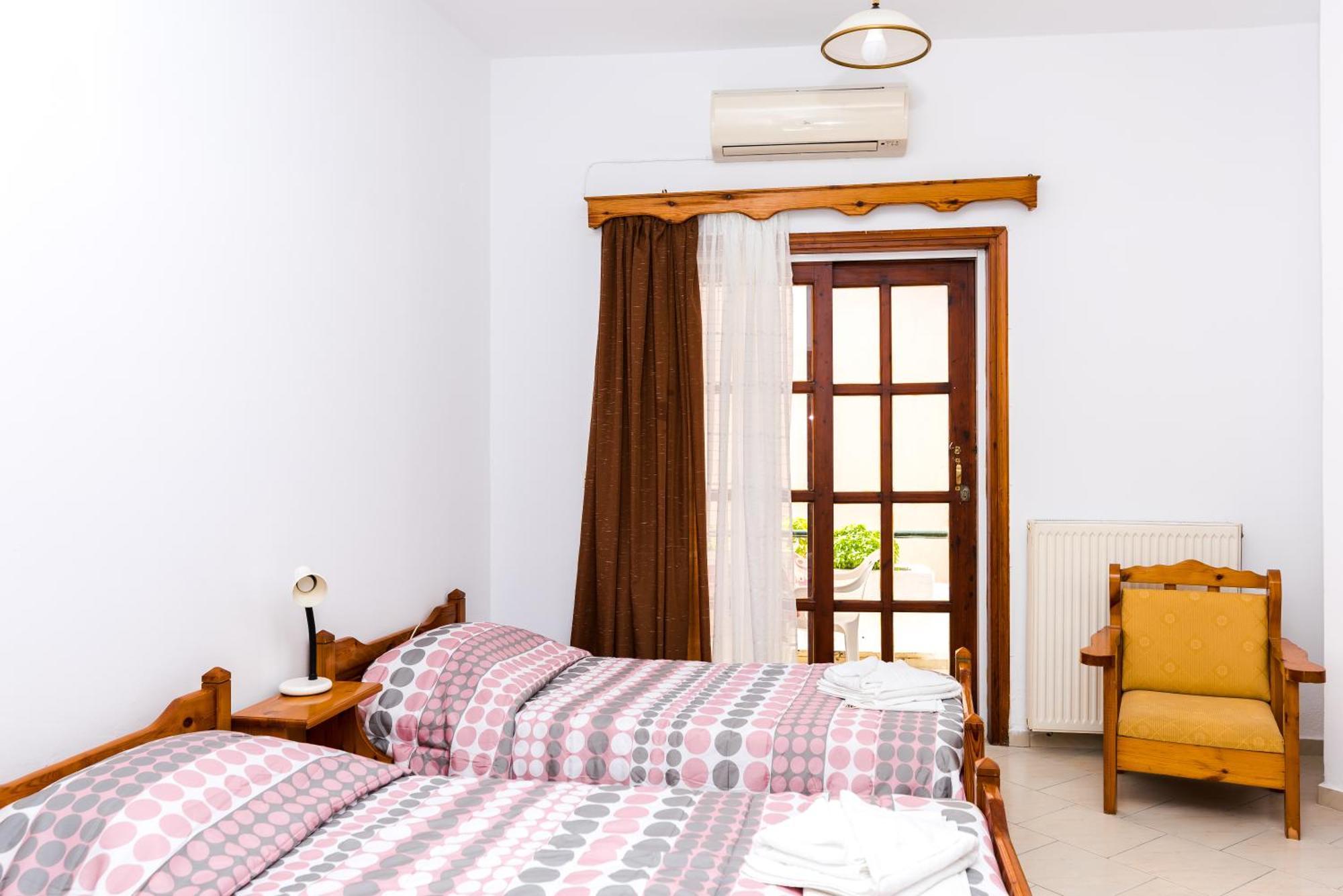 Aparthotel Erato 2*