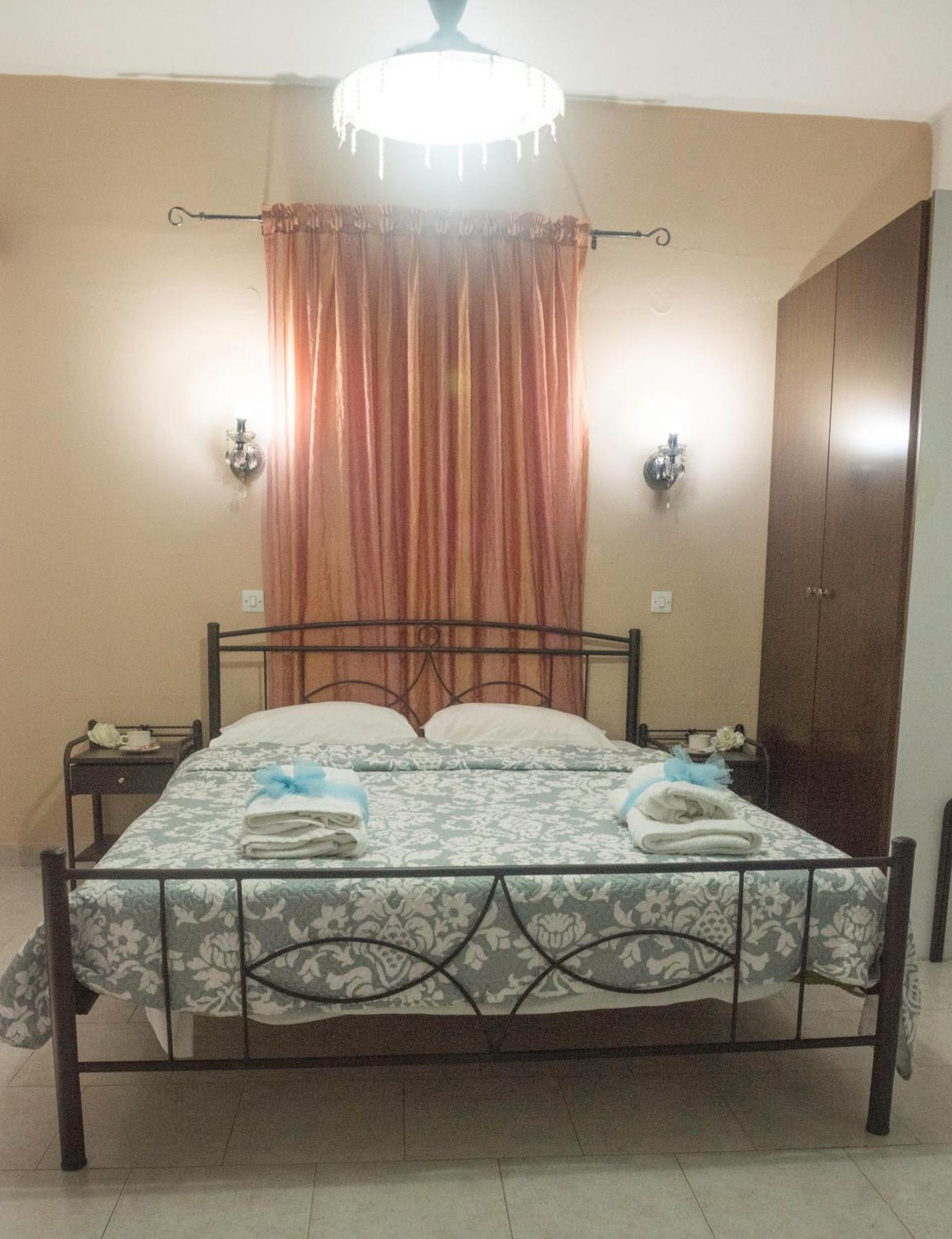 Antonios 3*