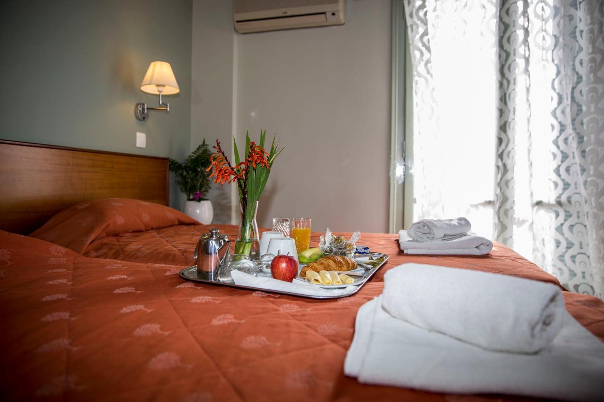 Togias Aparthotel Aegina