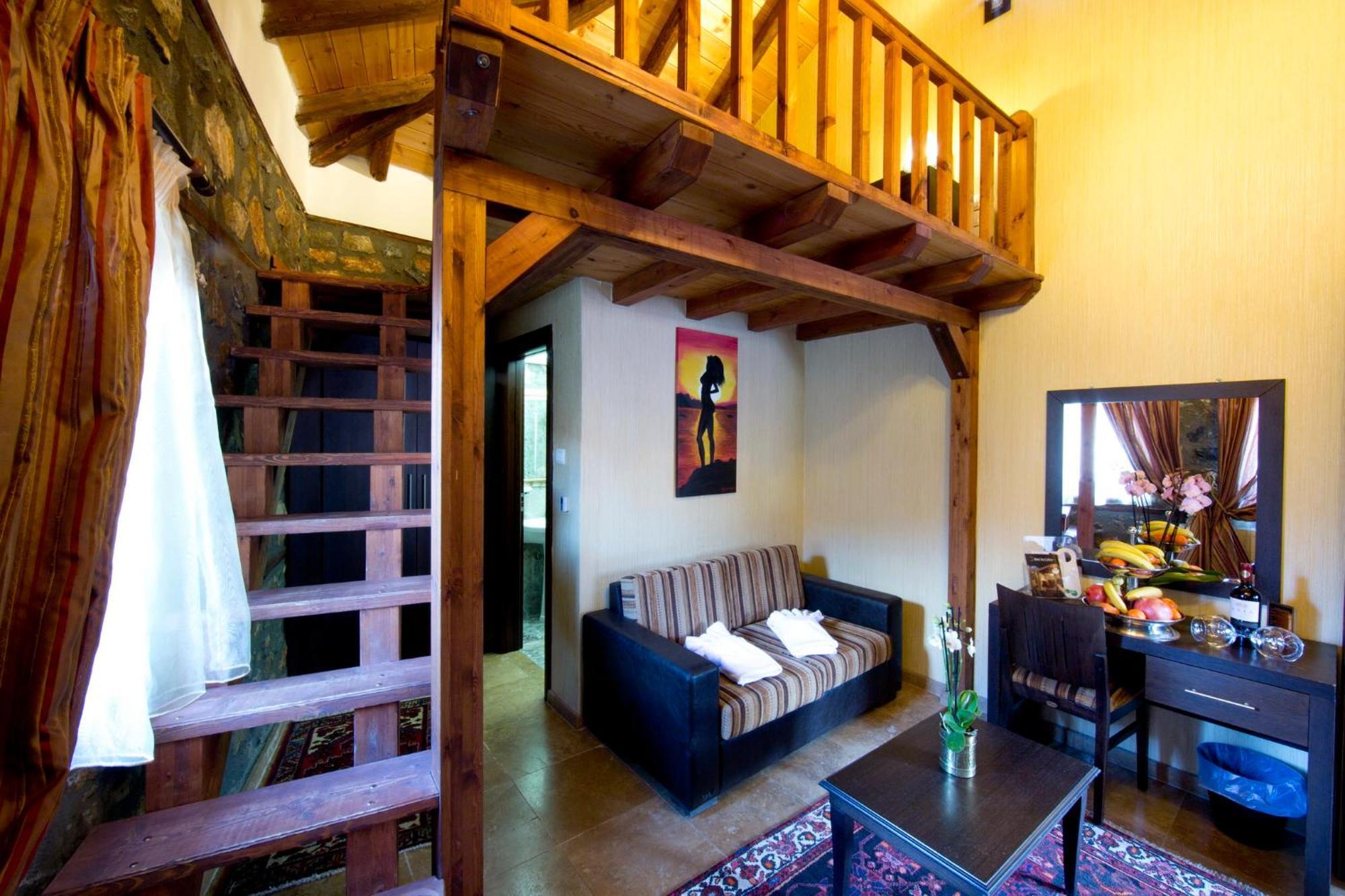 Hotel Lithos 3*