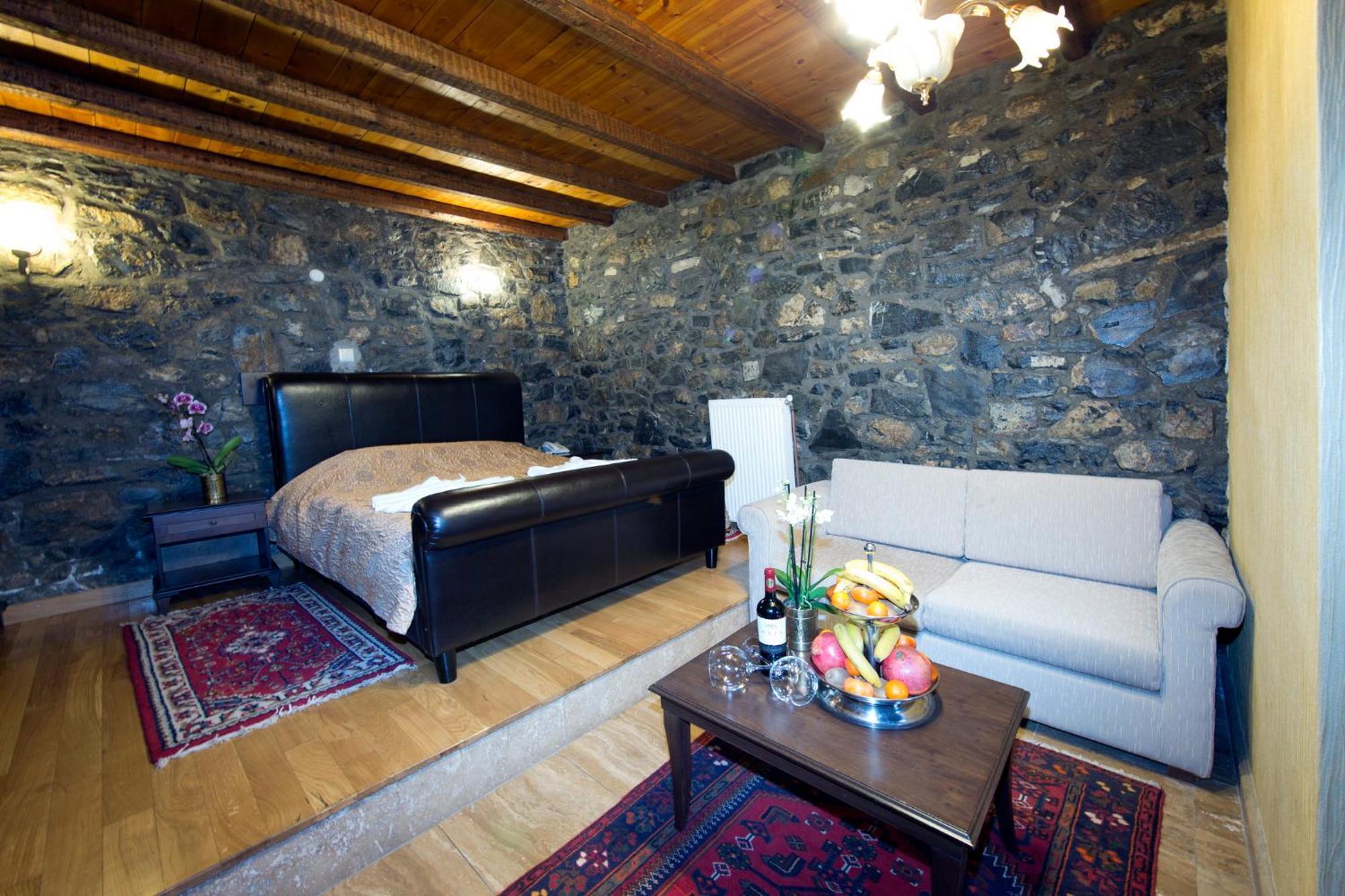 Lithos Hotel