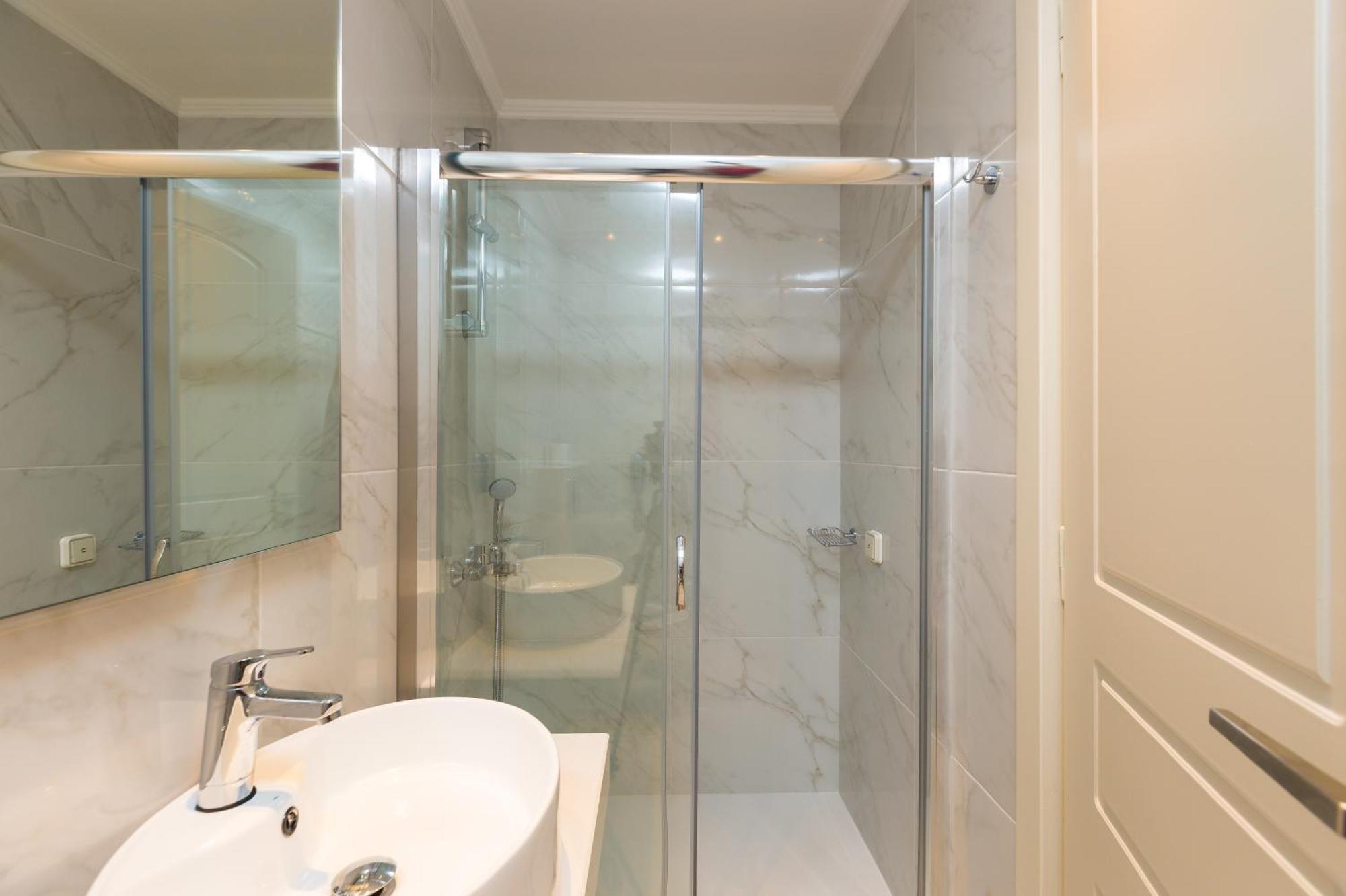 Eltina Aparthotel 2*