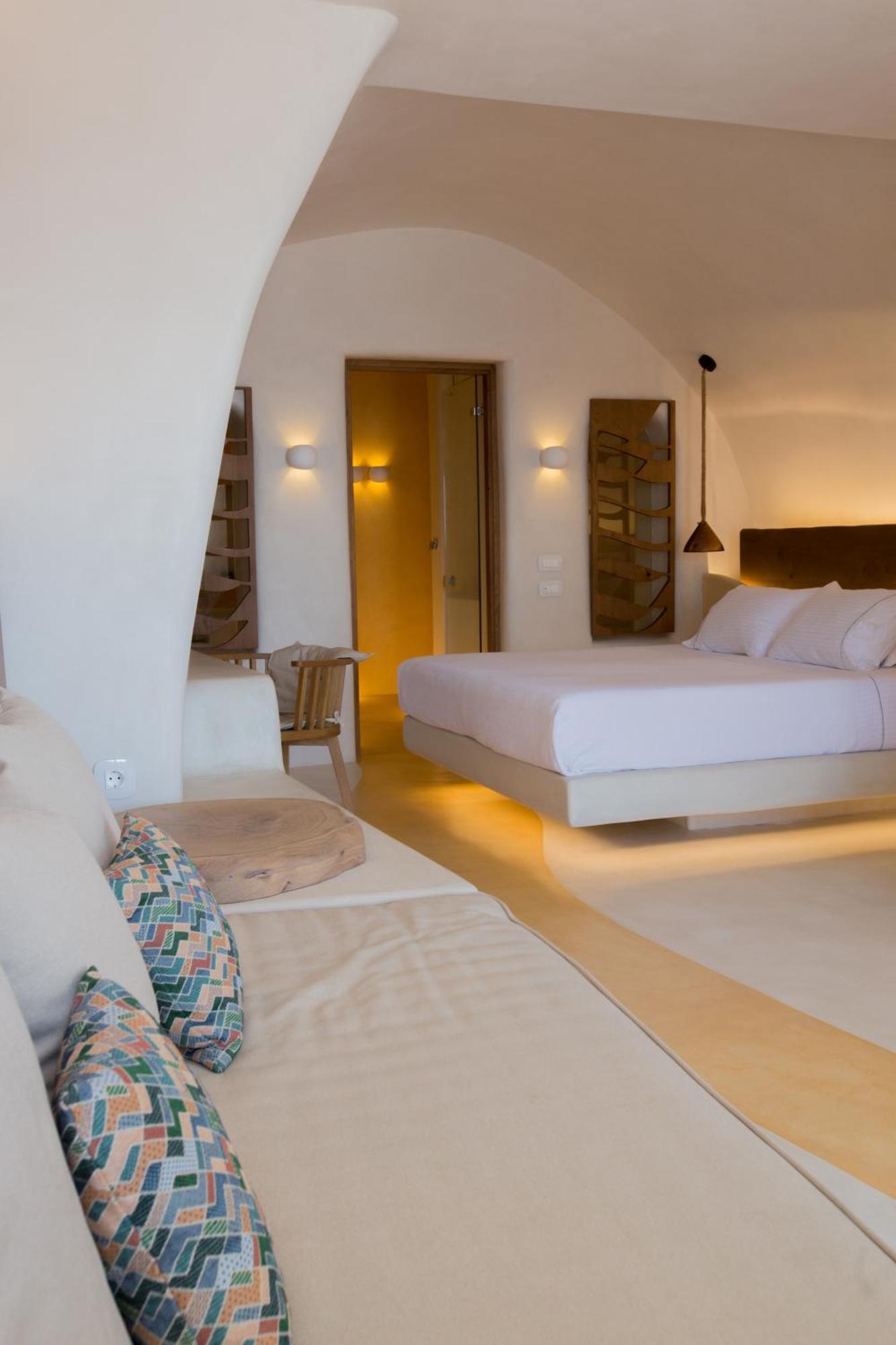 Chic Santorini 3*