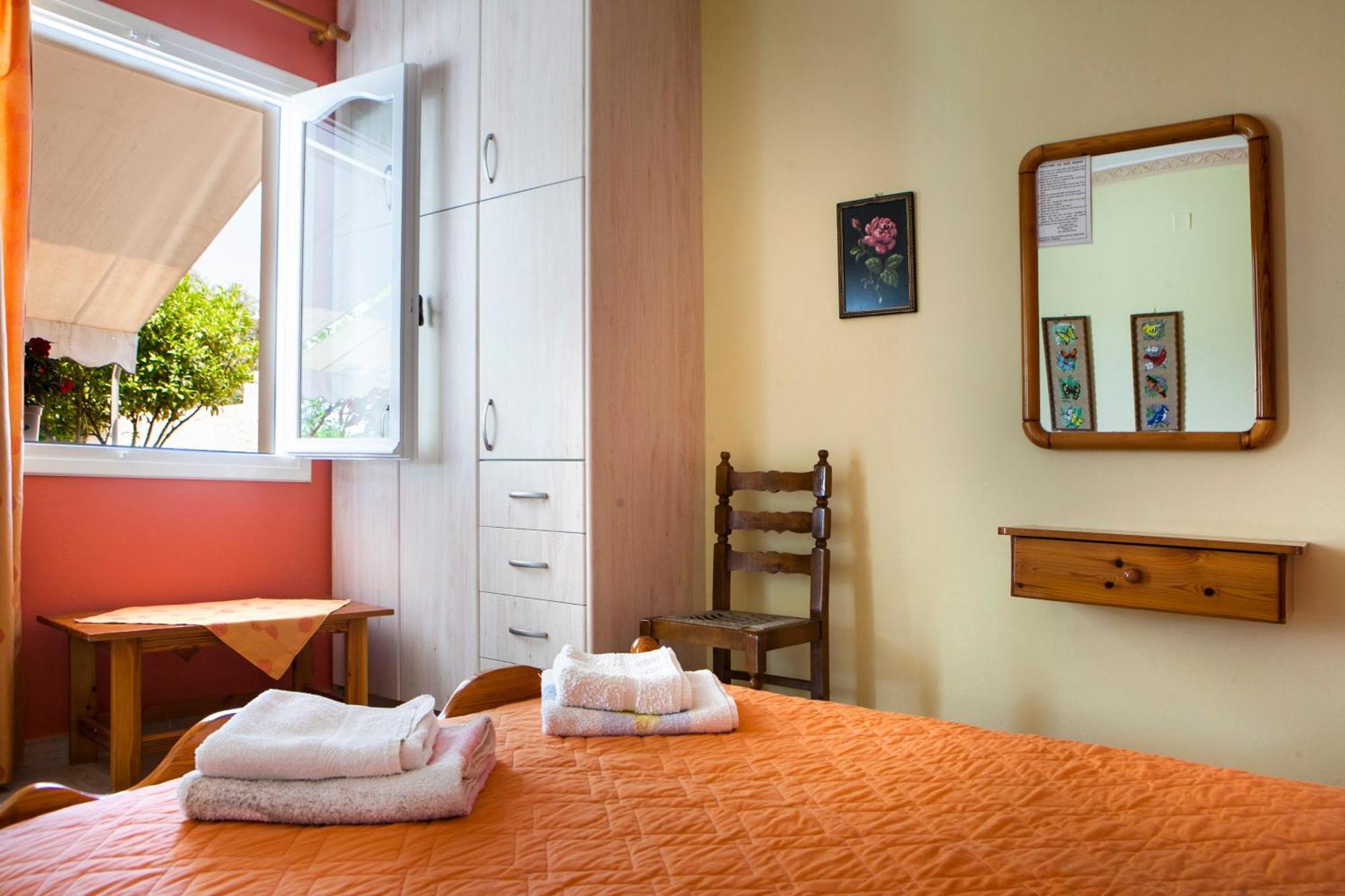 Holiday home Tzivras & *
