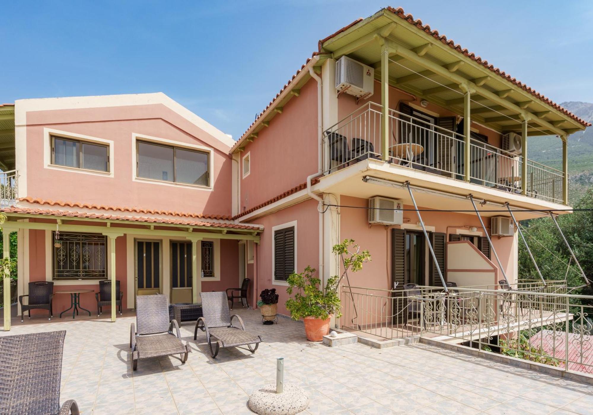 Ramona Apartment *