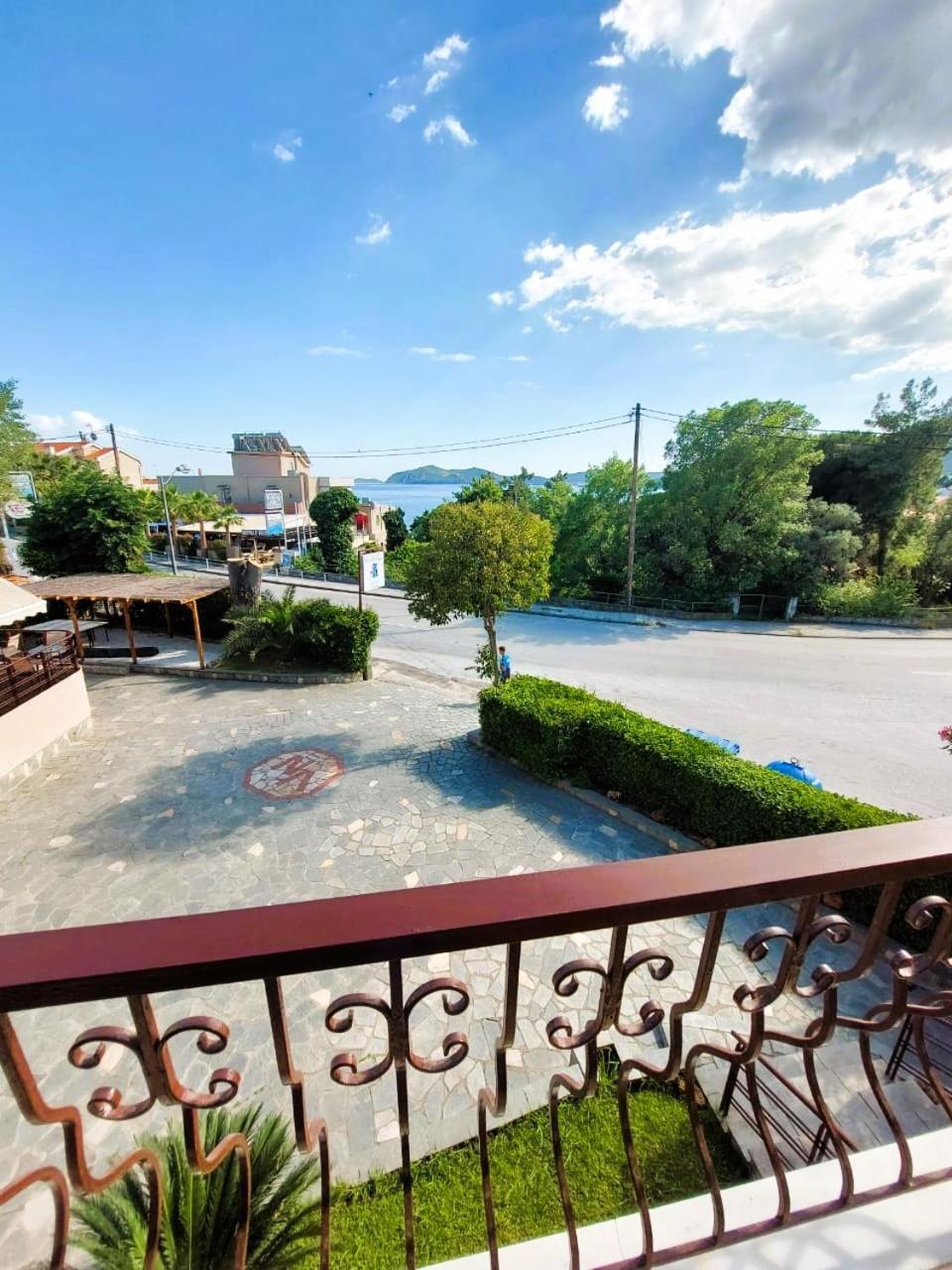Nickolas Hotel