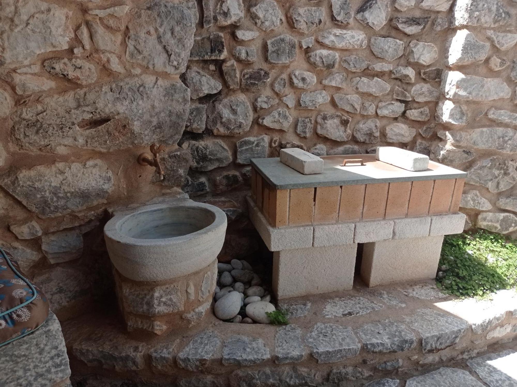 Kapetan Matapas 16th Cen. Tower Villa