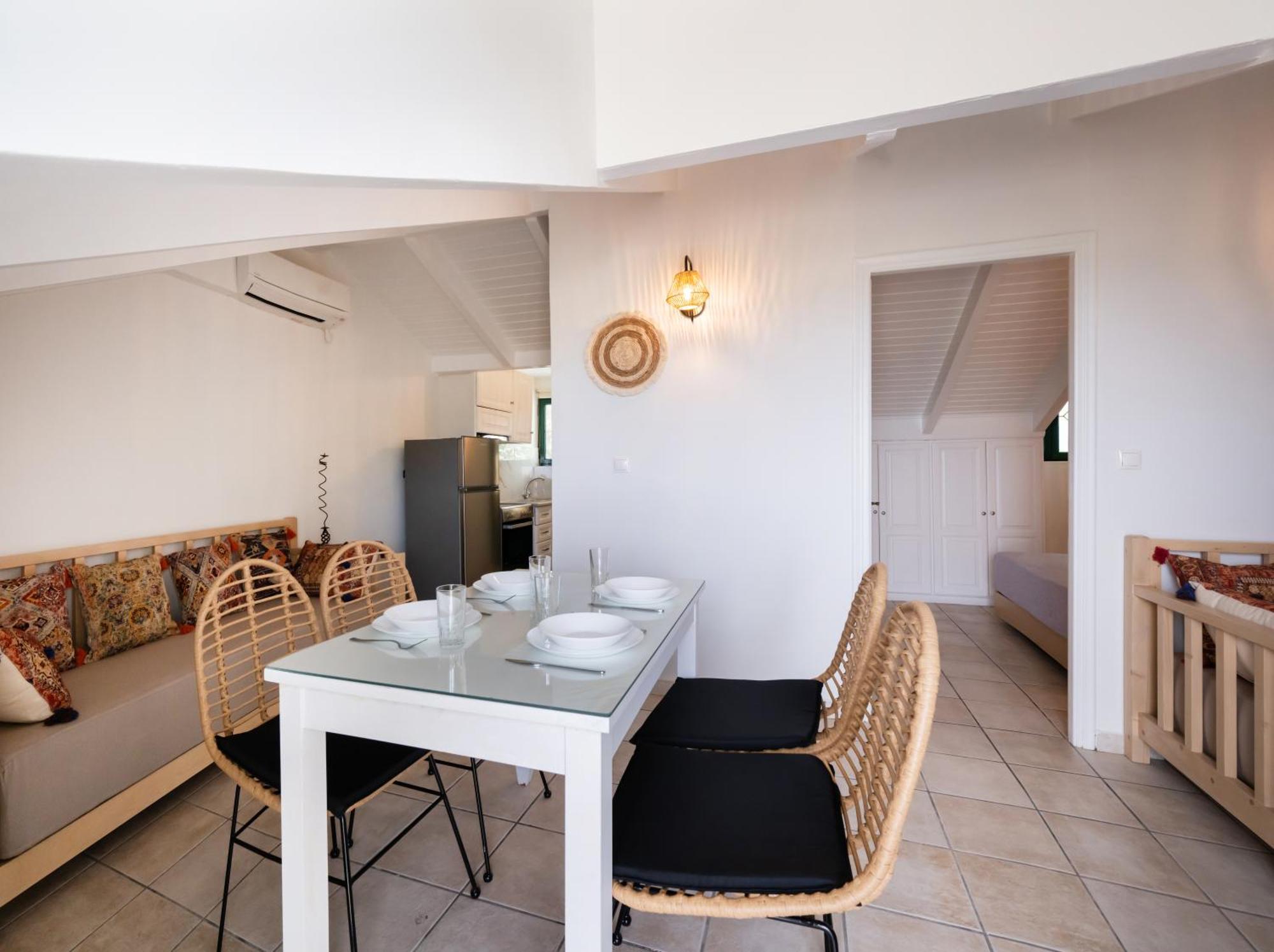 Hotel Kastro Maistro 2*