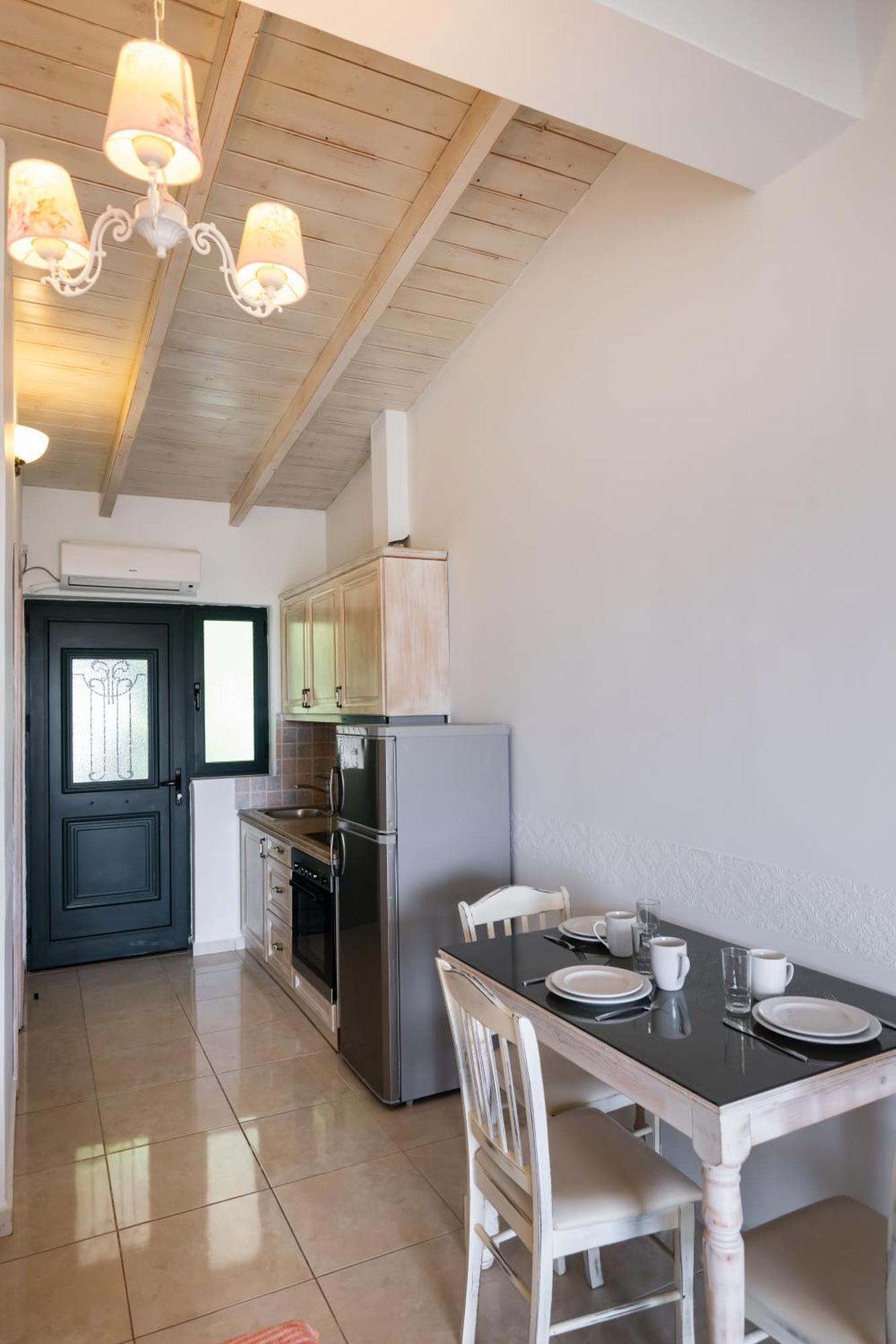 Kastro Maistro Lefkada City