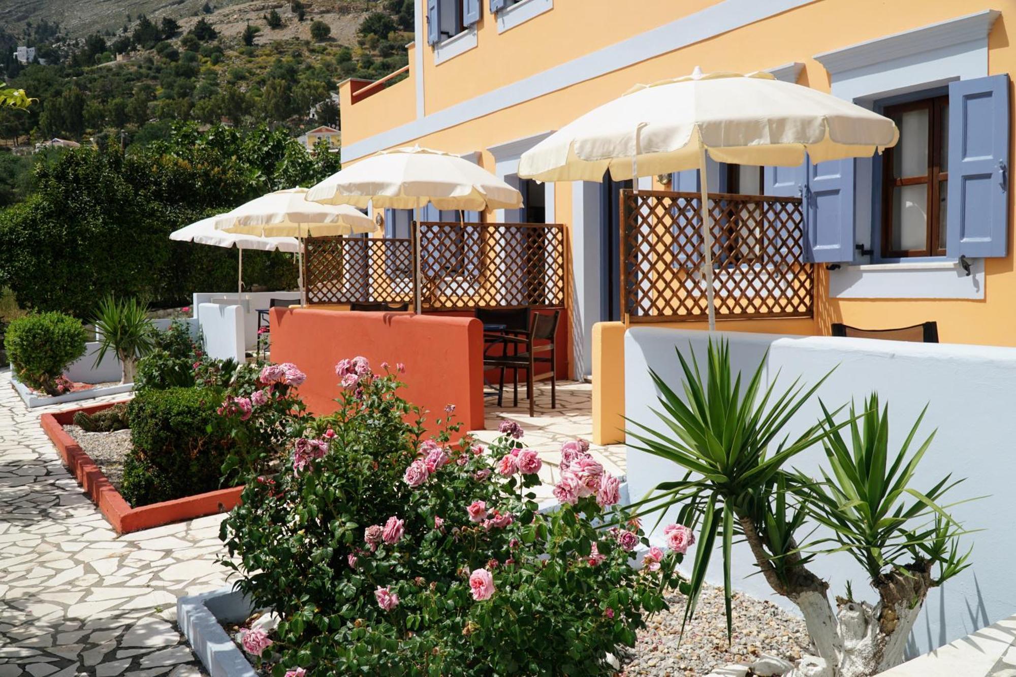 Taxiarchis Aparthotel 2*