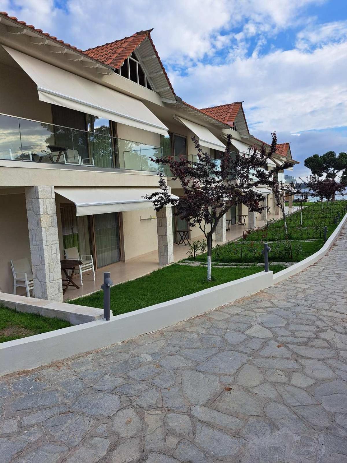 Haus Platanos & By The Sea Apartment