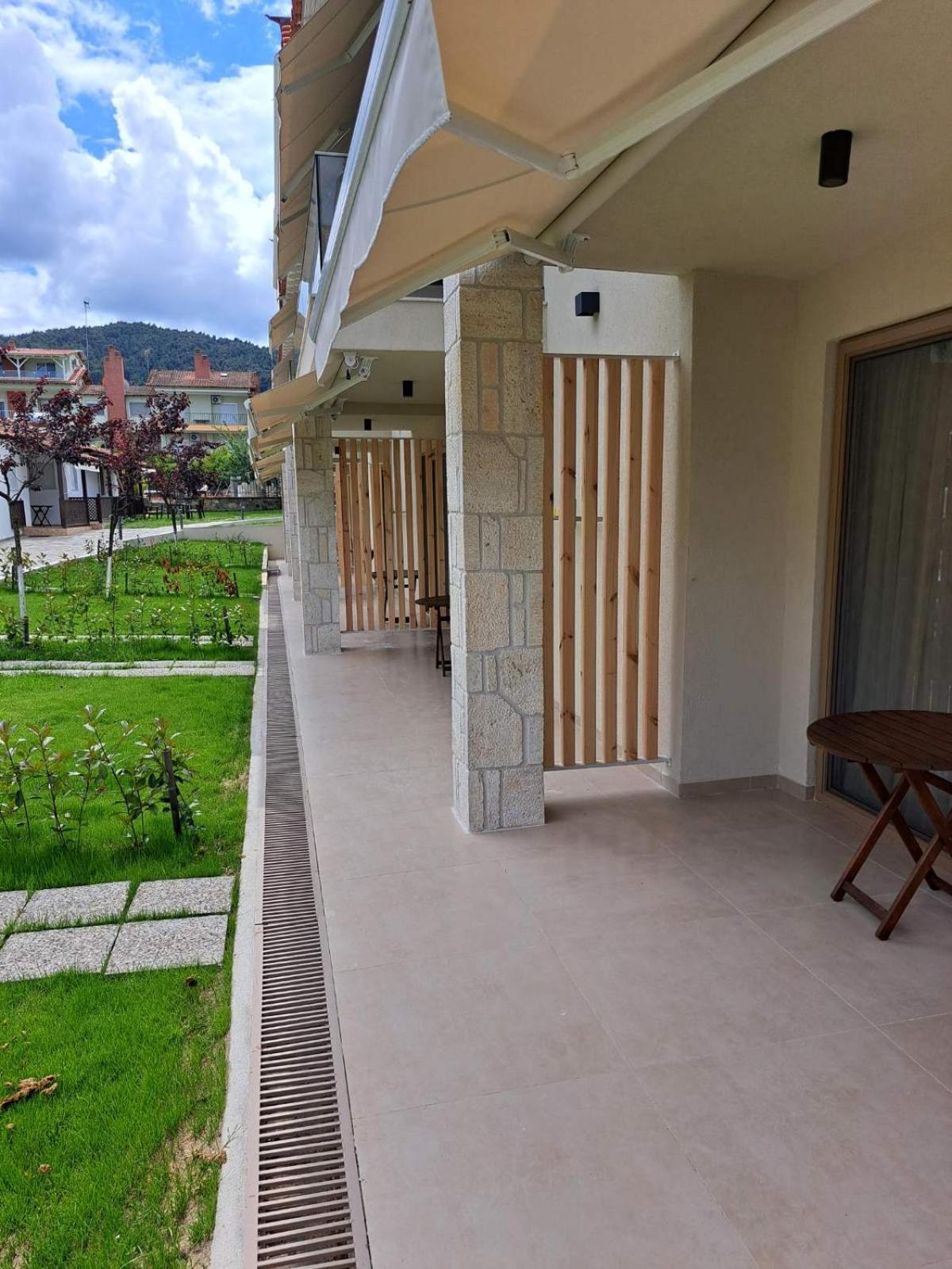 Apartment Haus Platanos & By The Sea