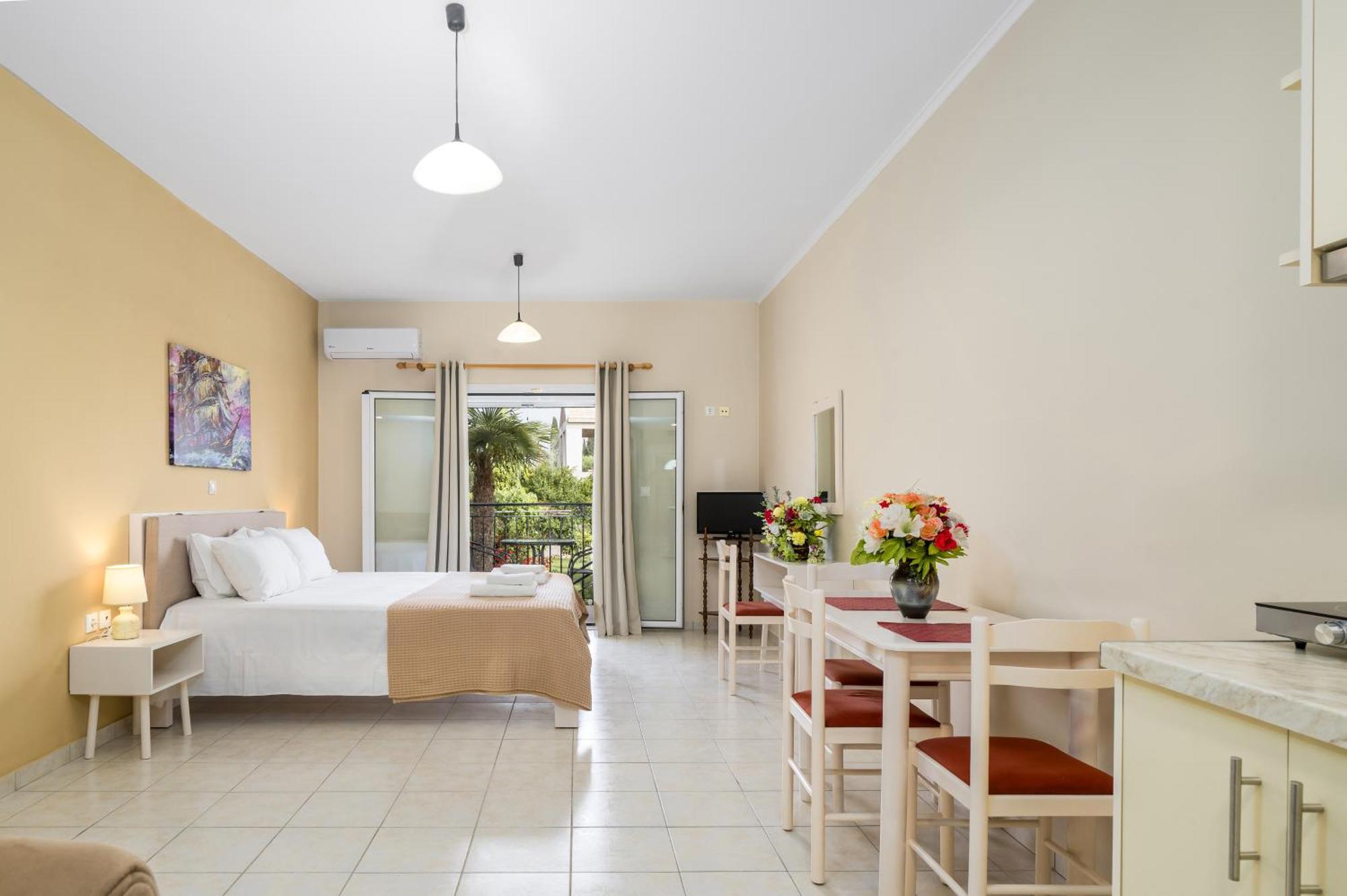 Dallas Aparthotel Svoronata
