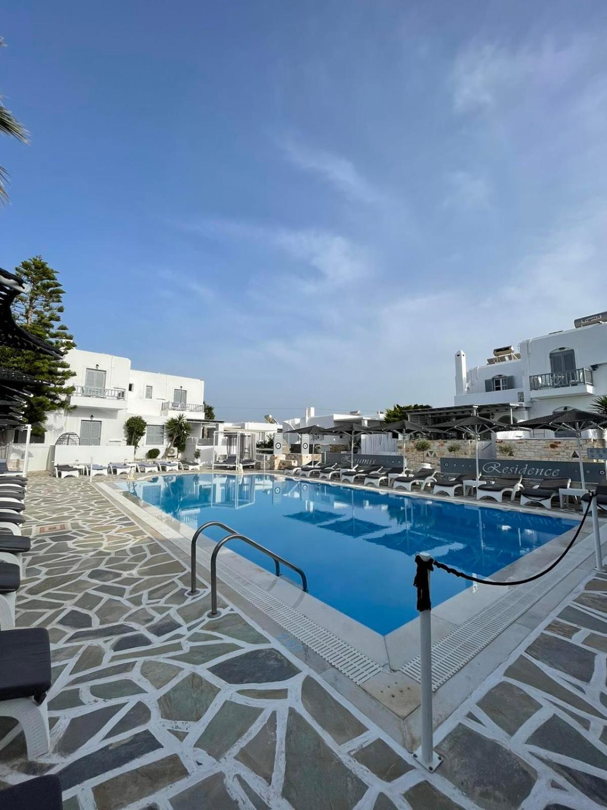 Zoumis 2* Naousa (Paros)