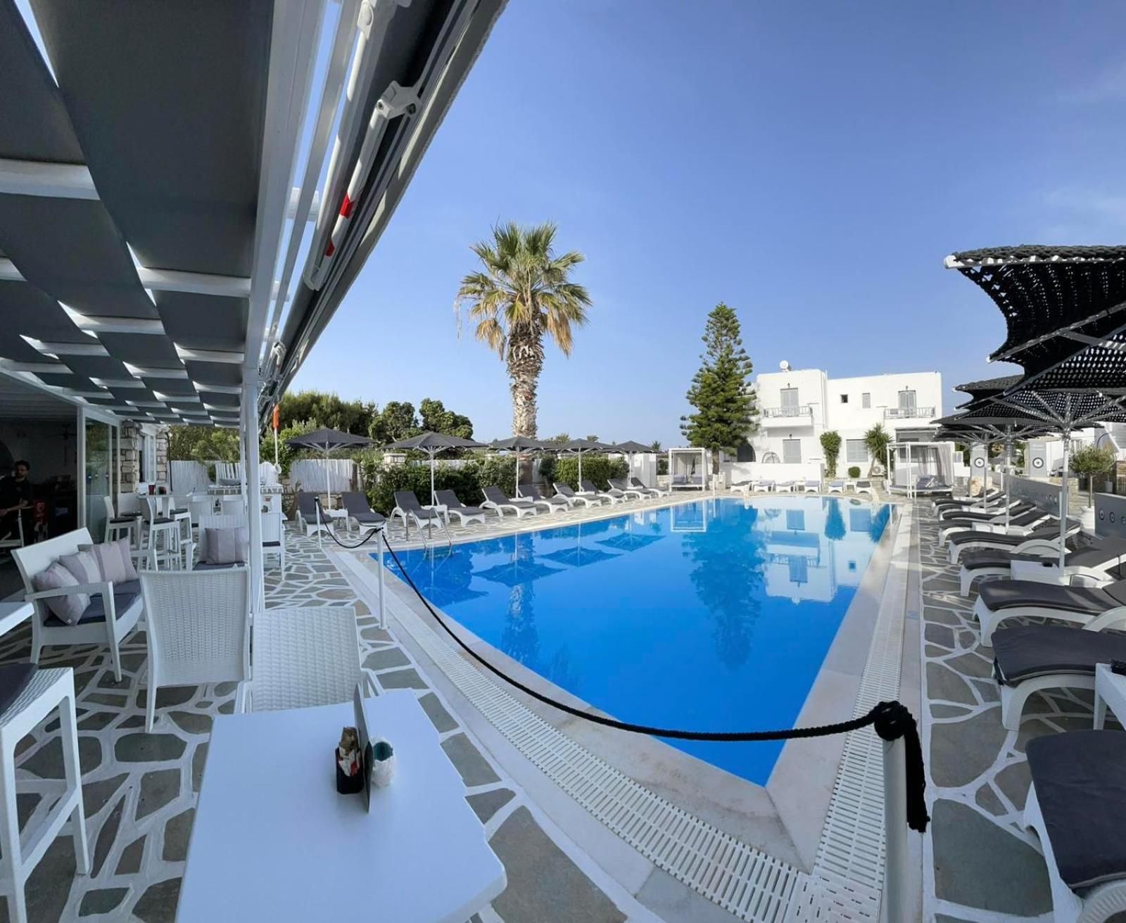 Zoumis 2* Naousa (Paros)