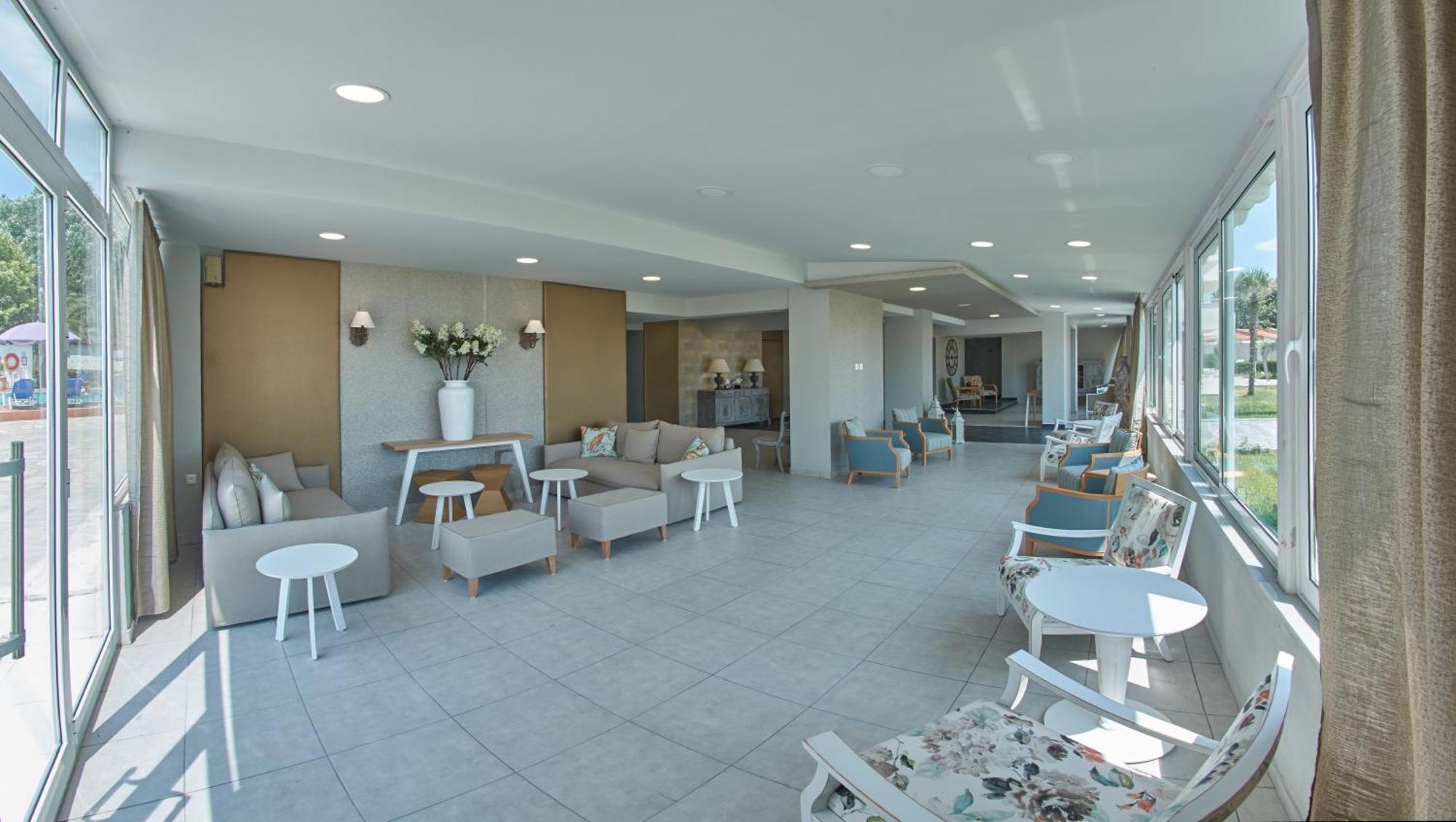 Hotel Sarti Beach *