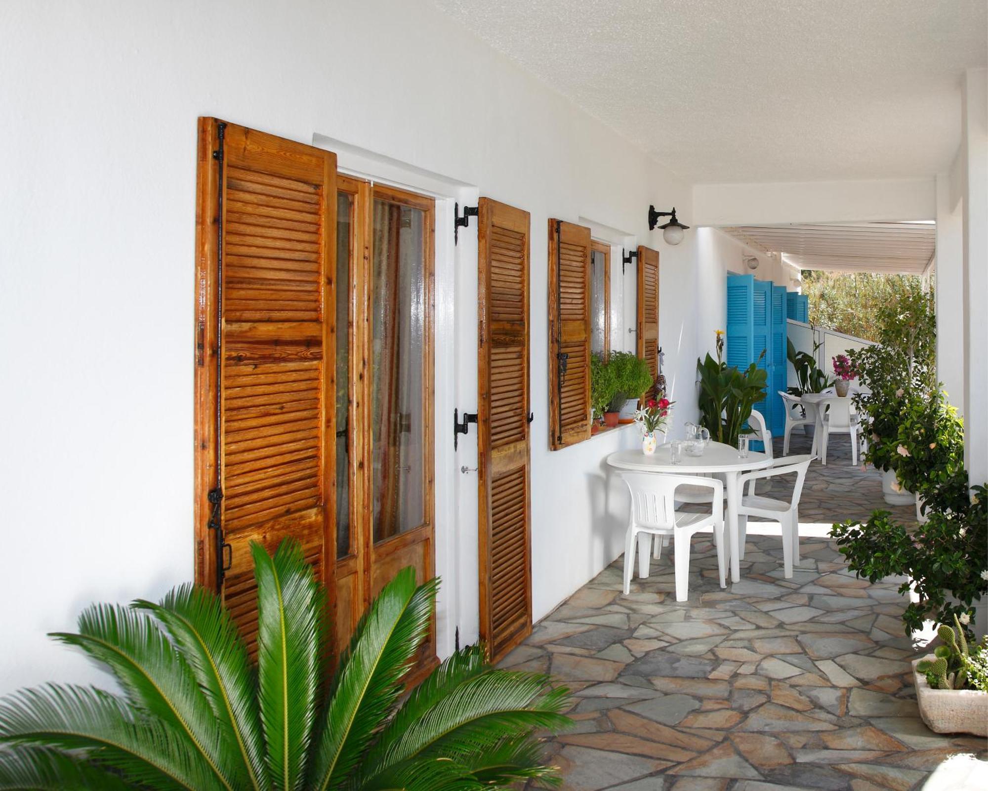 Krinakia Apartment *