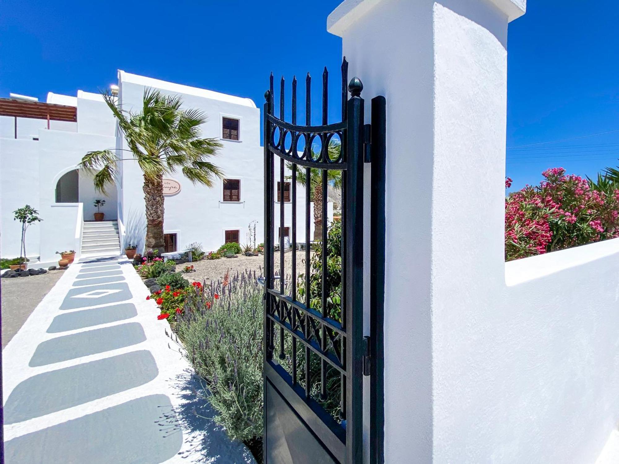 Almyra Perissa (Santorini)