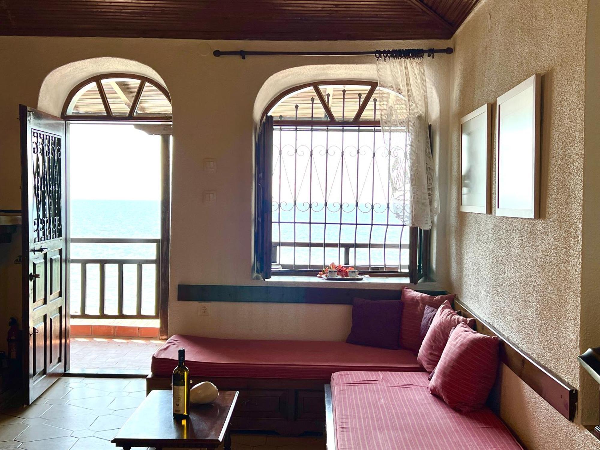 The House By The Sea * Metamorfosi (Sithonia)
