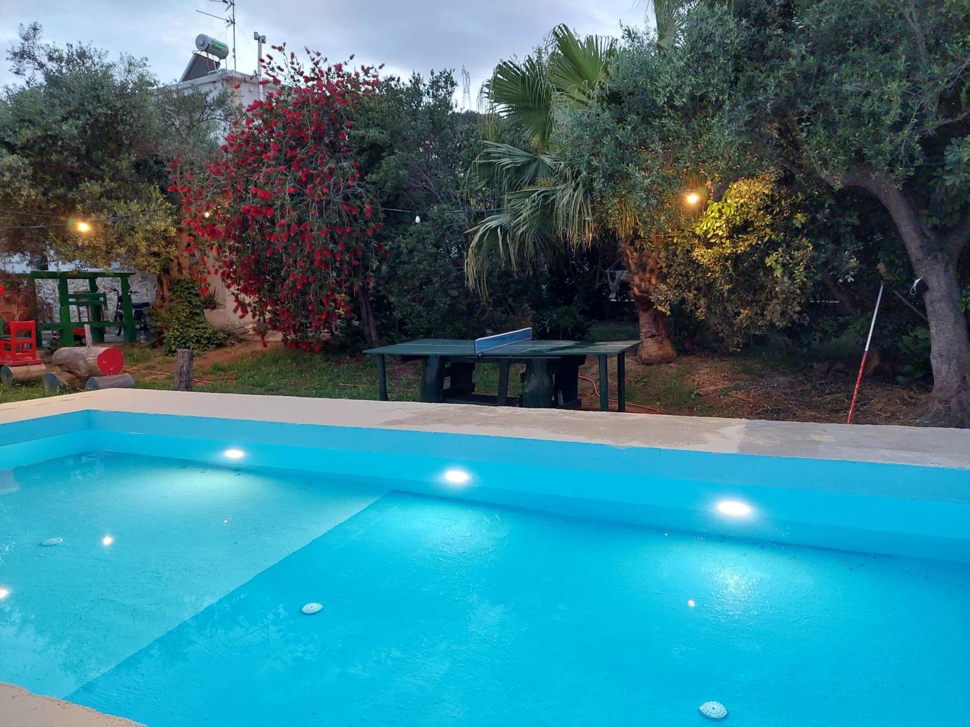 Sofiana's Garden Retreat With Private Pool Apartment