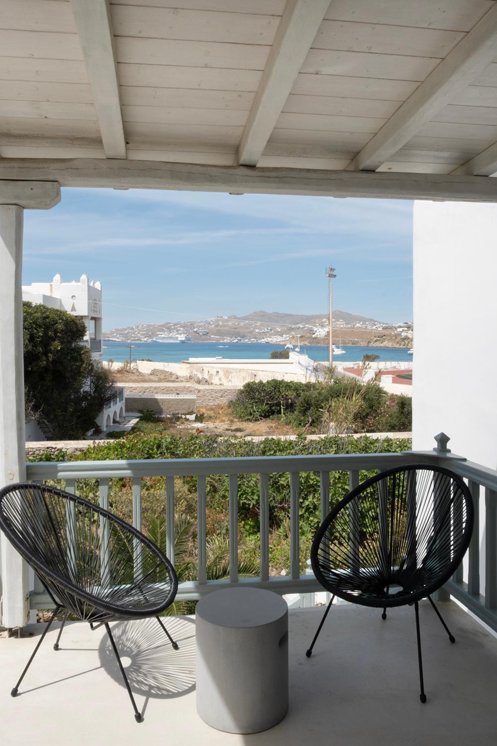 Mykonian Style W Shared Pool & Nighttime Security Guard Apartment *