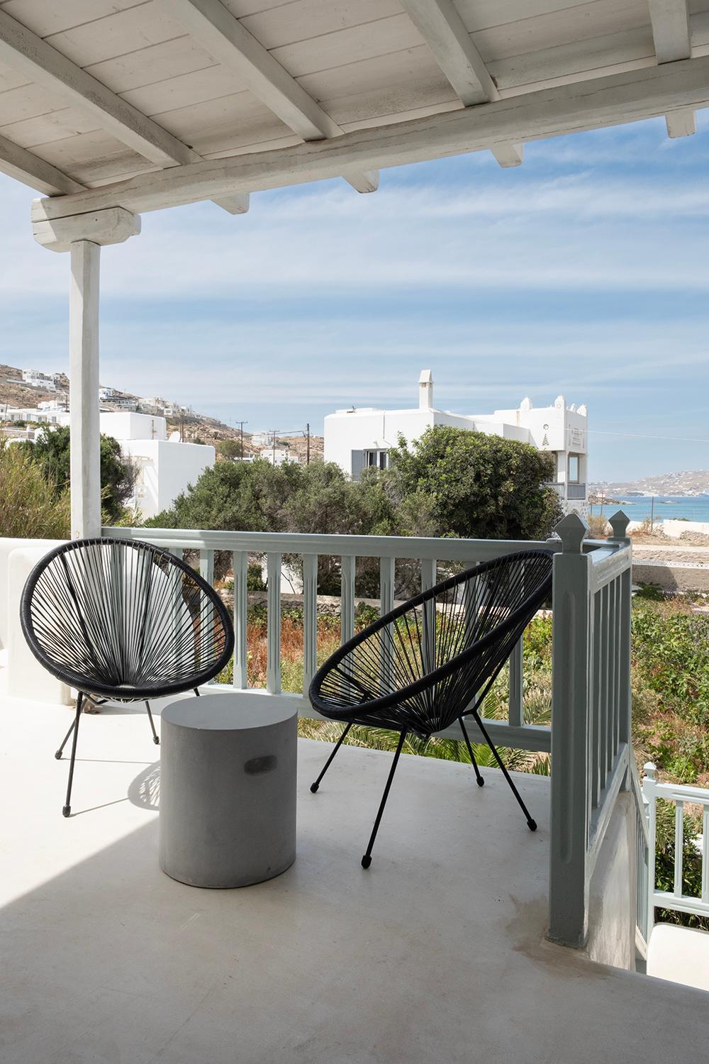 Mykonian Style W Shared Pool & Nighttime Security Guard Apartment