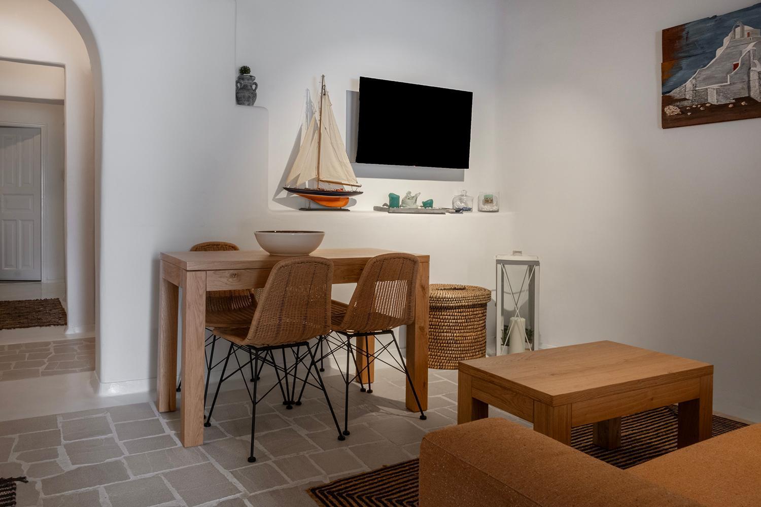 Mykonian Style W Shared Pool & Nighttime Security Guard Apartment Ornos (Mykonos)