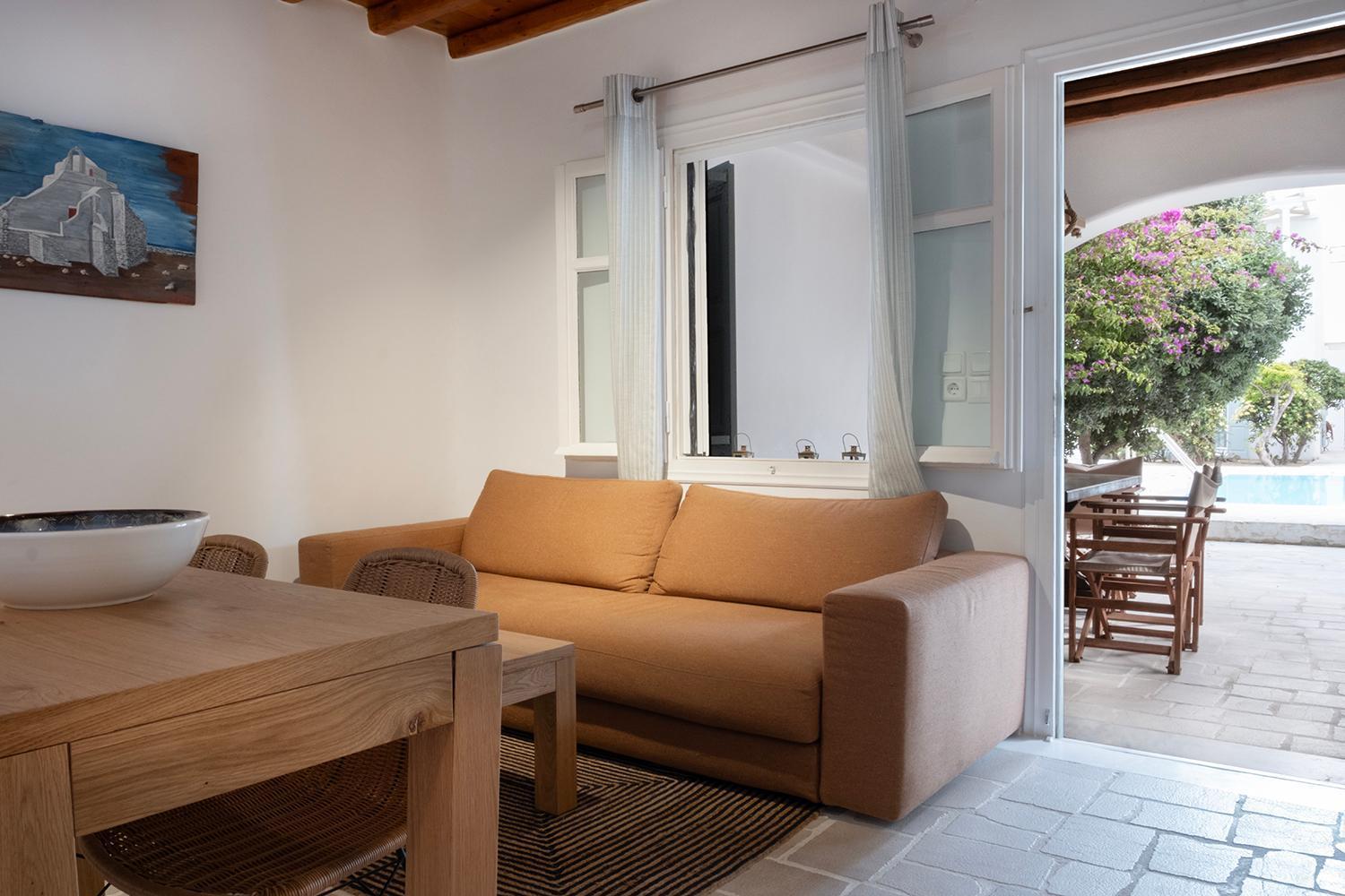 Mykonian Style W Shared Pool & Nighttime Security Guard * Ornos (Mykonos)