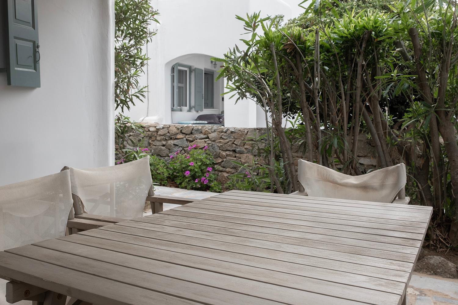 Apartment Mykonian Style W Shared Pool & Nighttime Security Guard