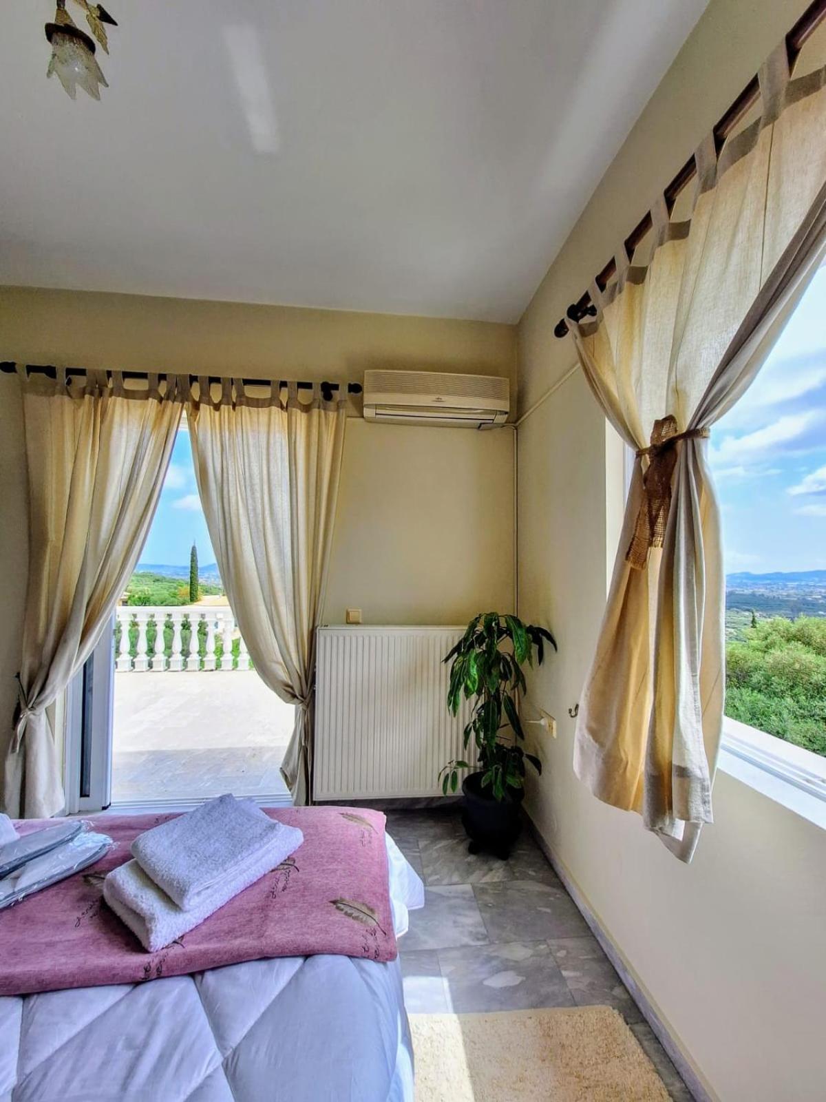 Kalielaia Villa *
