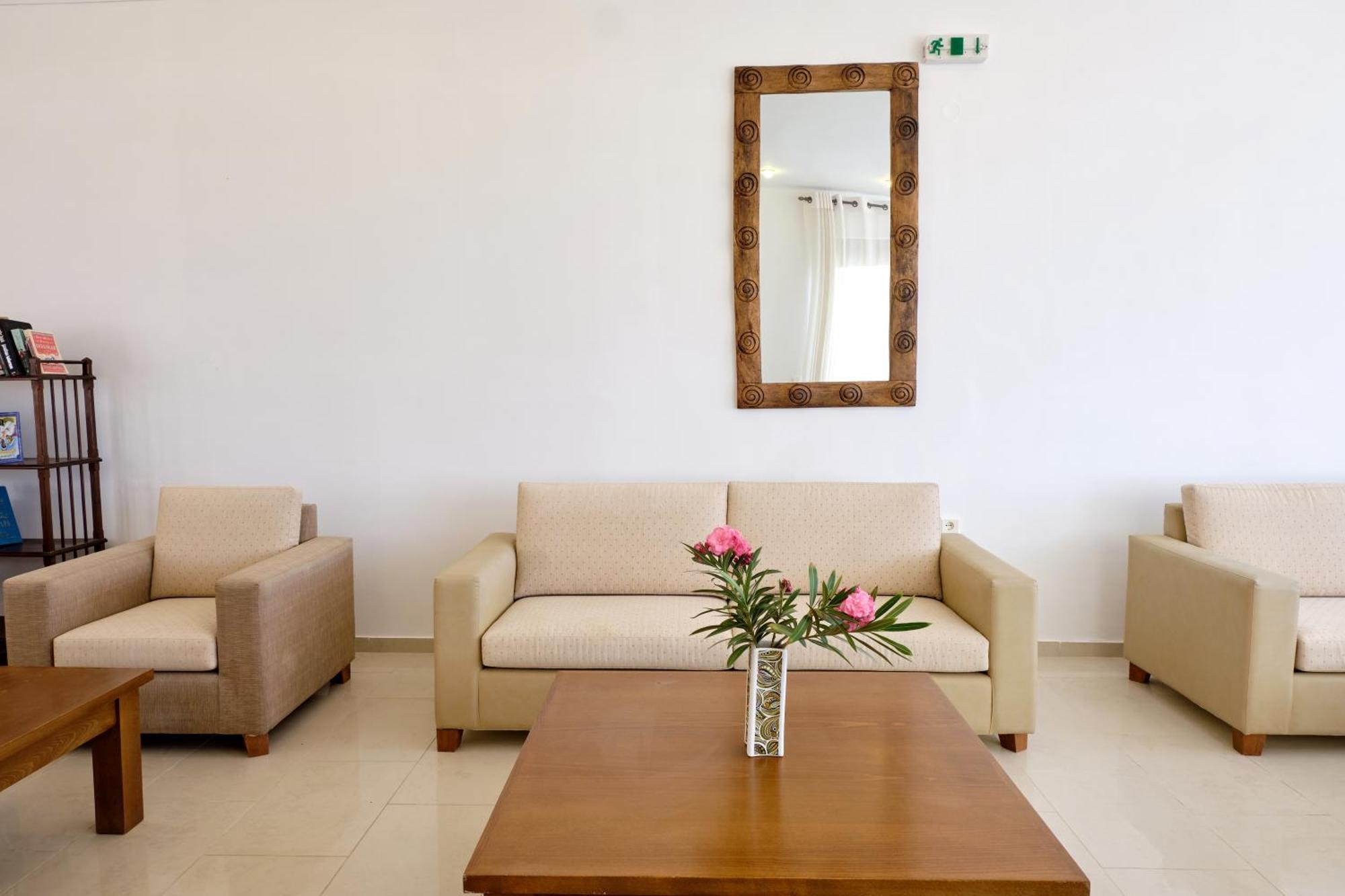 Niros Beachfront Aparthotel *
