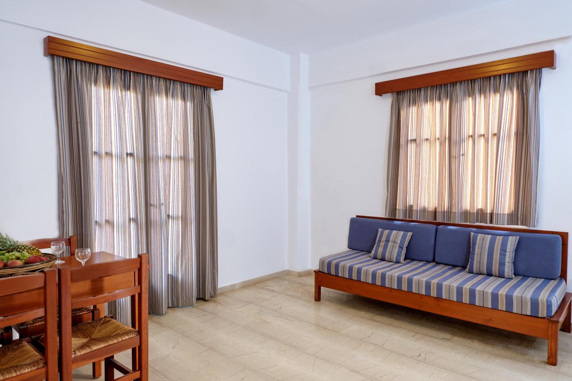 Niros Beachfront Aparthotel *