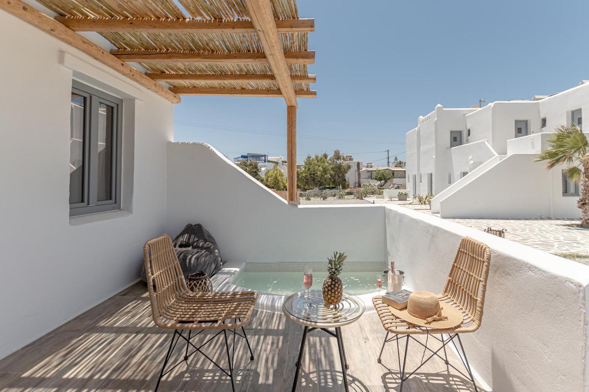 Naxos Finest & 3*