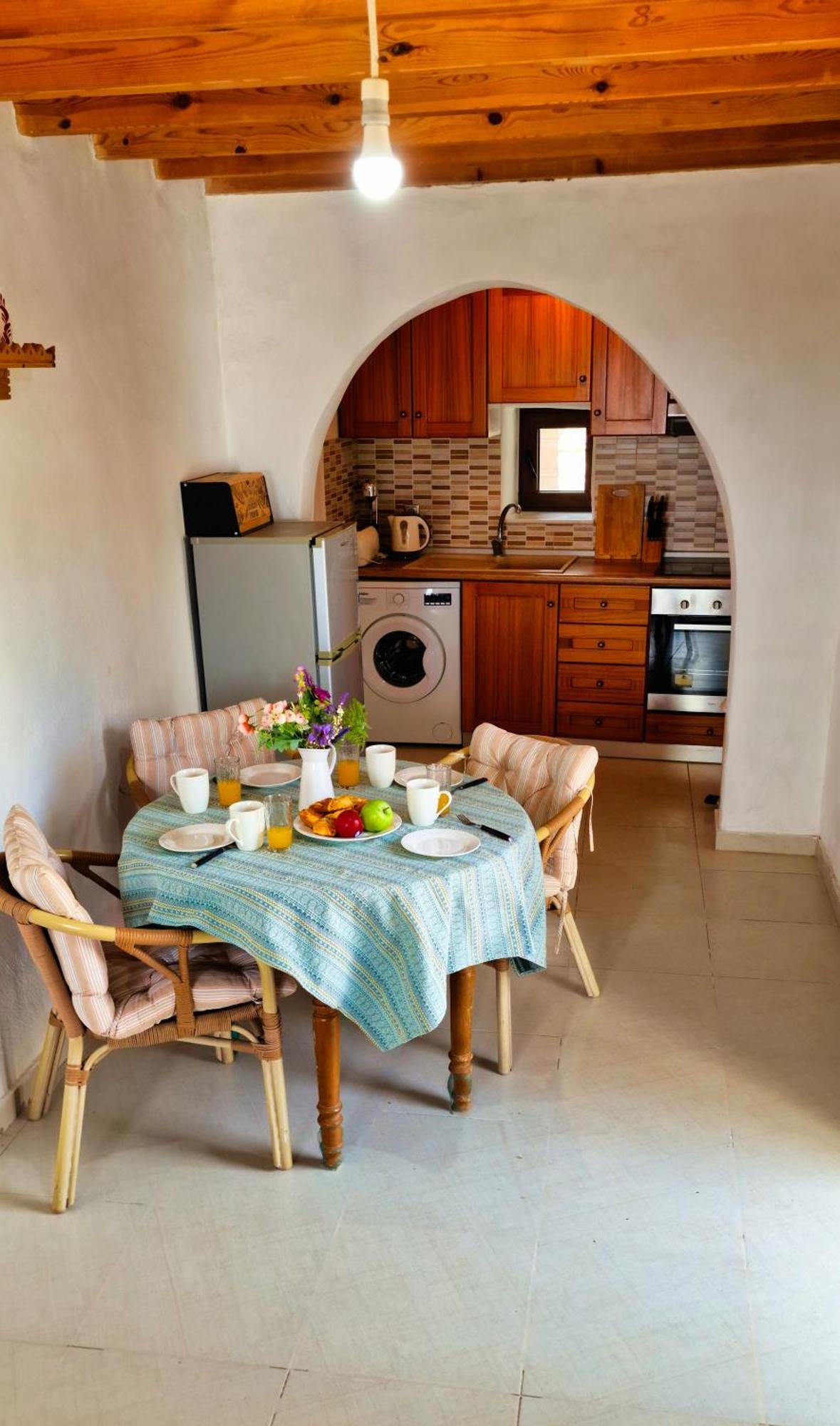 Guest house Yiannis