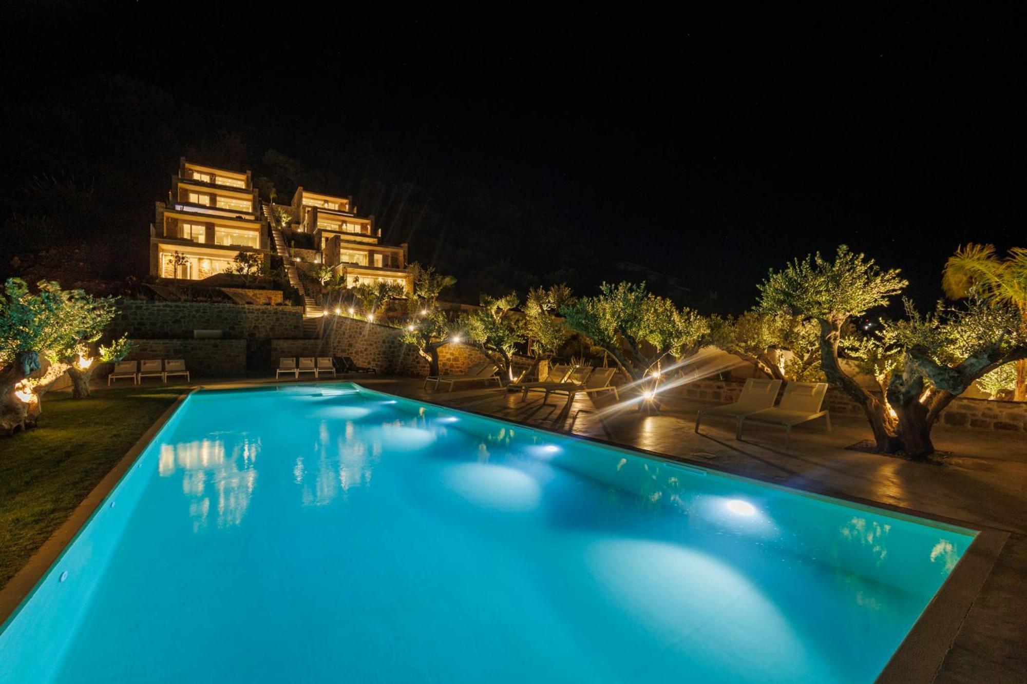 Hills 6 - Luxury With Private Pool Holiday home *