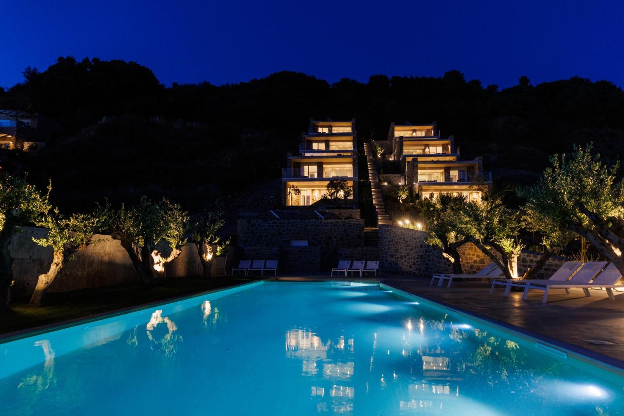 Holiday home Hills 6 - Luxury With Private Pool *