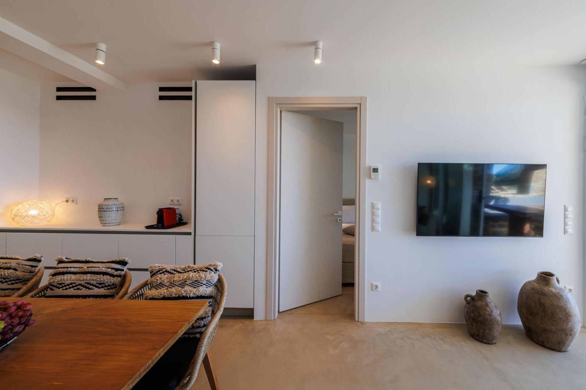 Hills 6 - Luxury With Private Pool Holiday home *